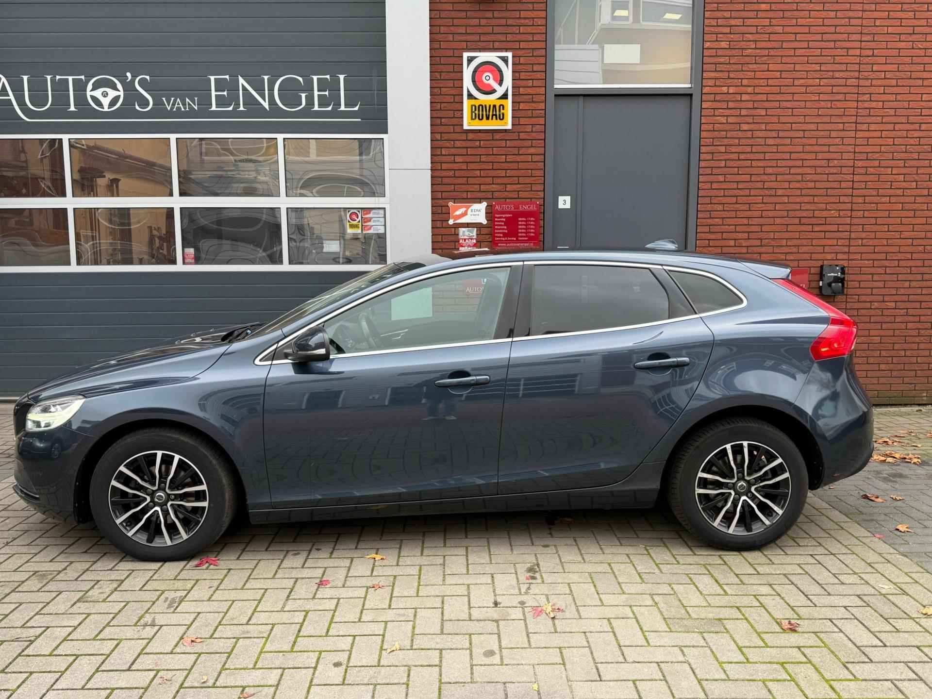 Volvo V40 2.0 D2 Inscription Standkachel/Harman Kardon/ Full options!! - 6/29