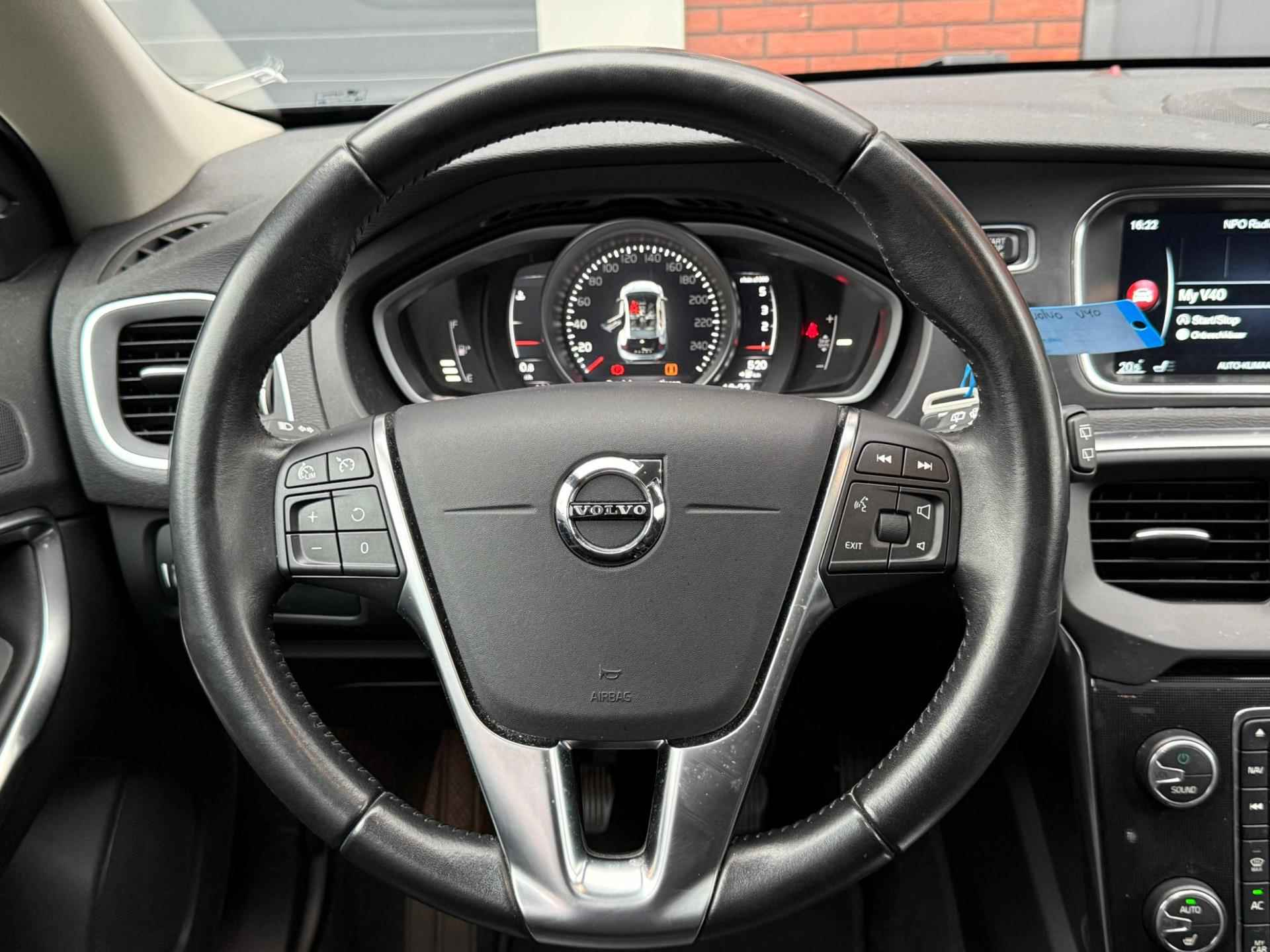 Volvo V40 2.0 D2 Inscription Standkachel/Harman Kardon/ Full options!! - 24/29