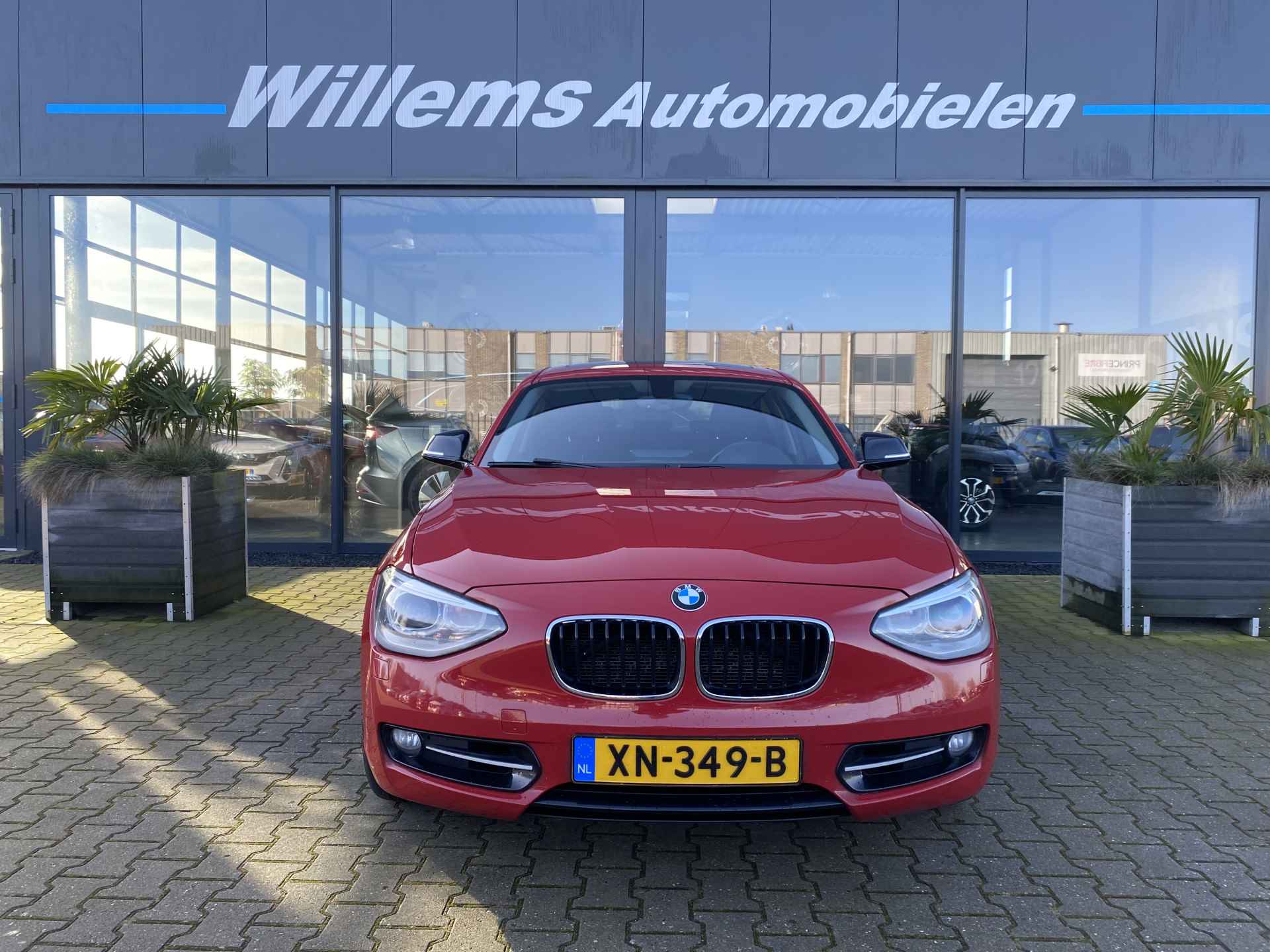 BMW 1-serie 118i High Executive M-PAKKET Cruise Control, Climate Control & Schuifkanteldak - 2/31