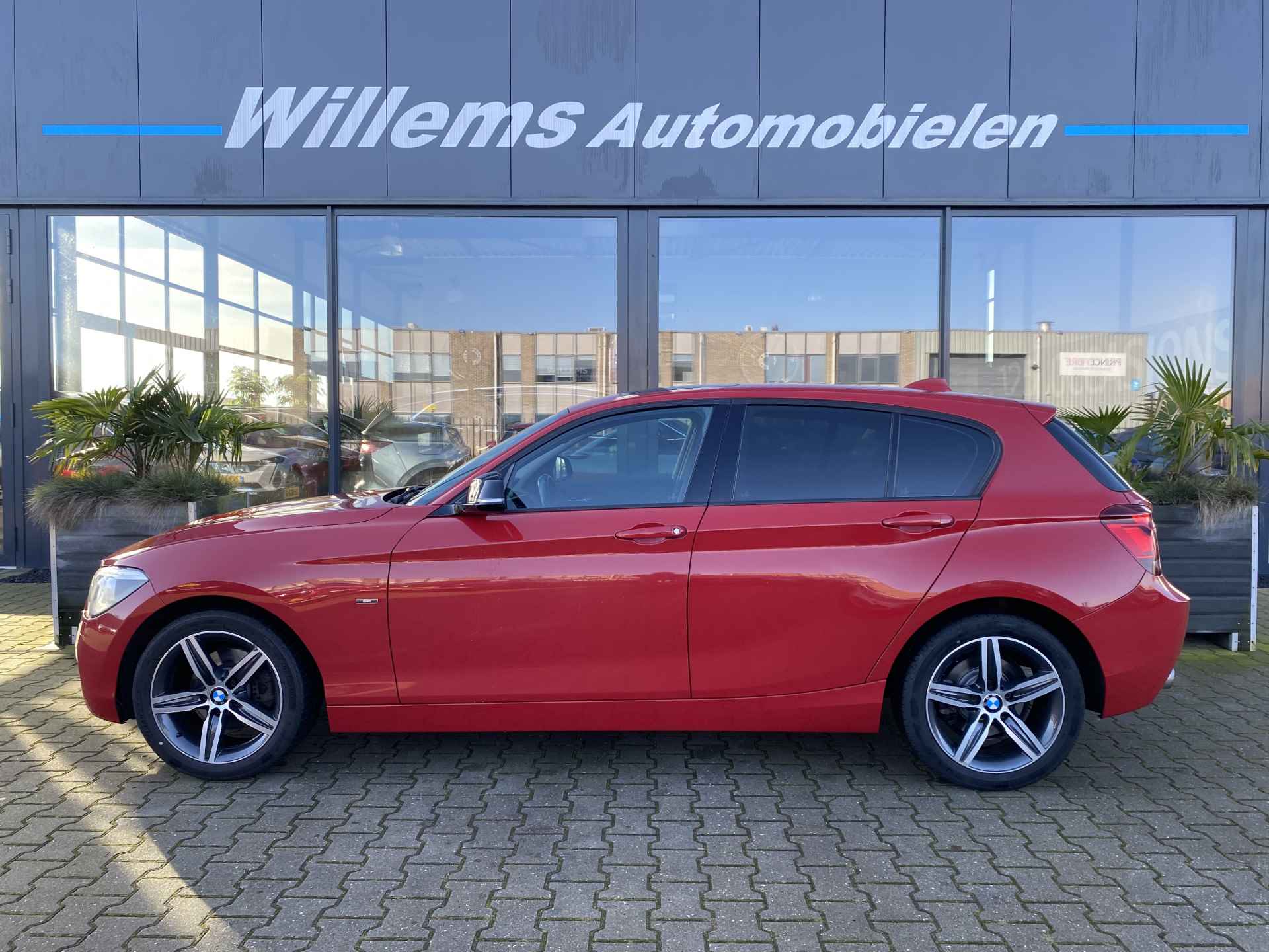 BMW 1-serie 118i High Executive M-PAKKET Cruise Control, Climate Control & Schuifkanteldak - 8/31