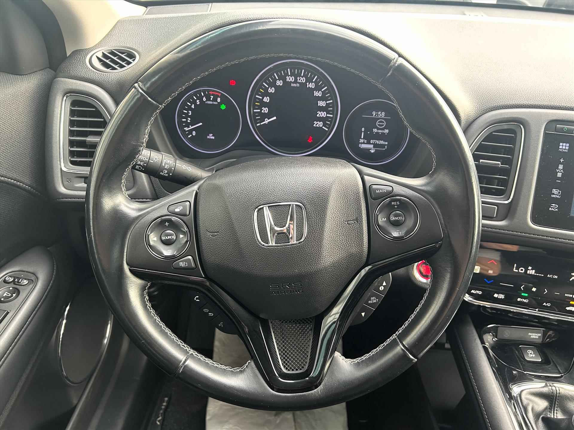 Honda HR-V 1.5 i-VTEC 130pk, Pano, Camera, Climate, Cruise - 15/35