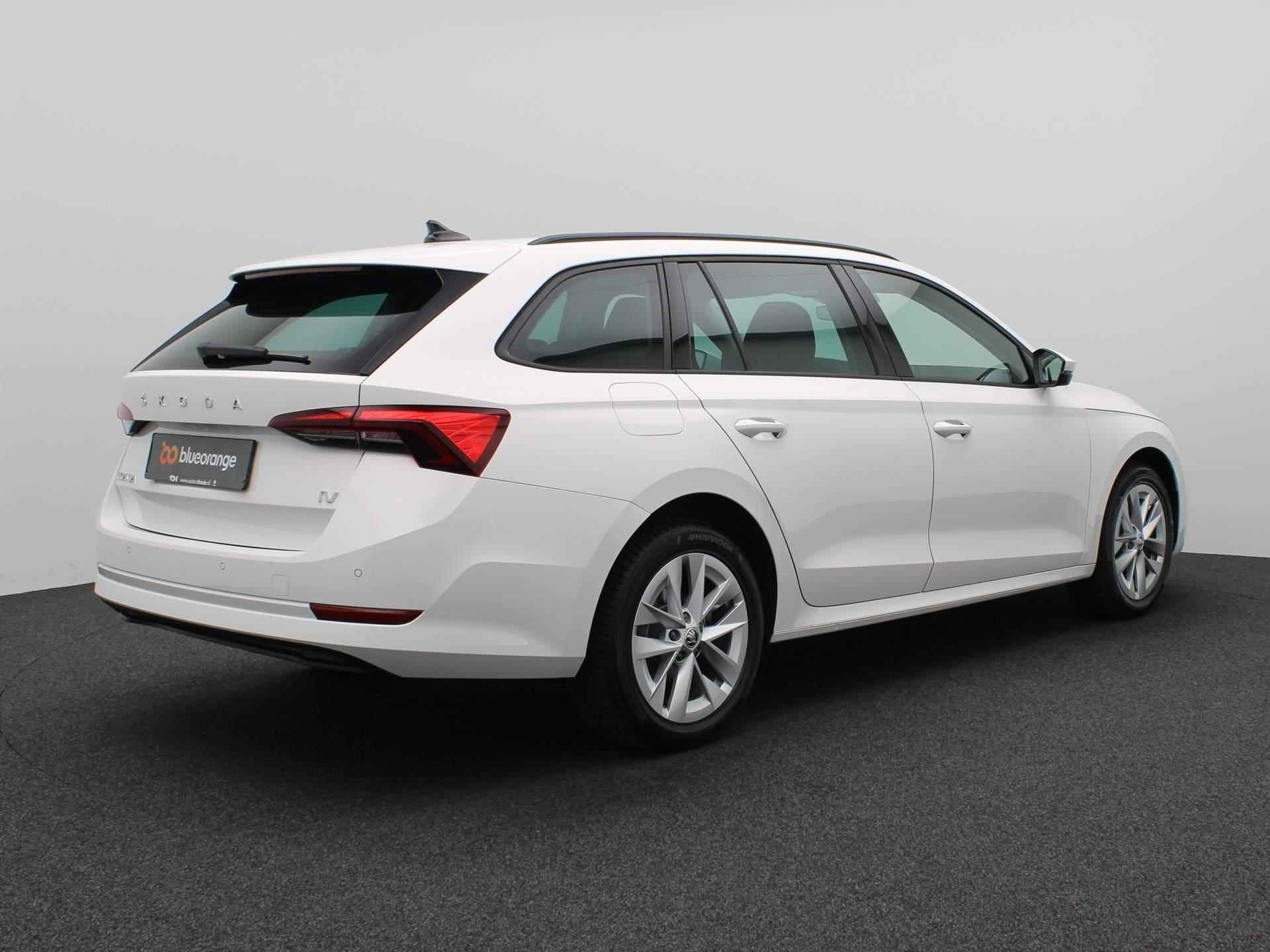 Skoda Octavia Combi 1.4 TSI iV PHEV Business Edition 204PK DSG Trekhaak, park distance control, adaptive cruise, keyless, 17'' lichtmetaal - 3/43