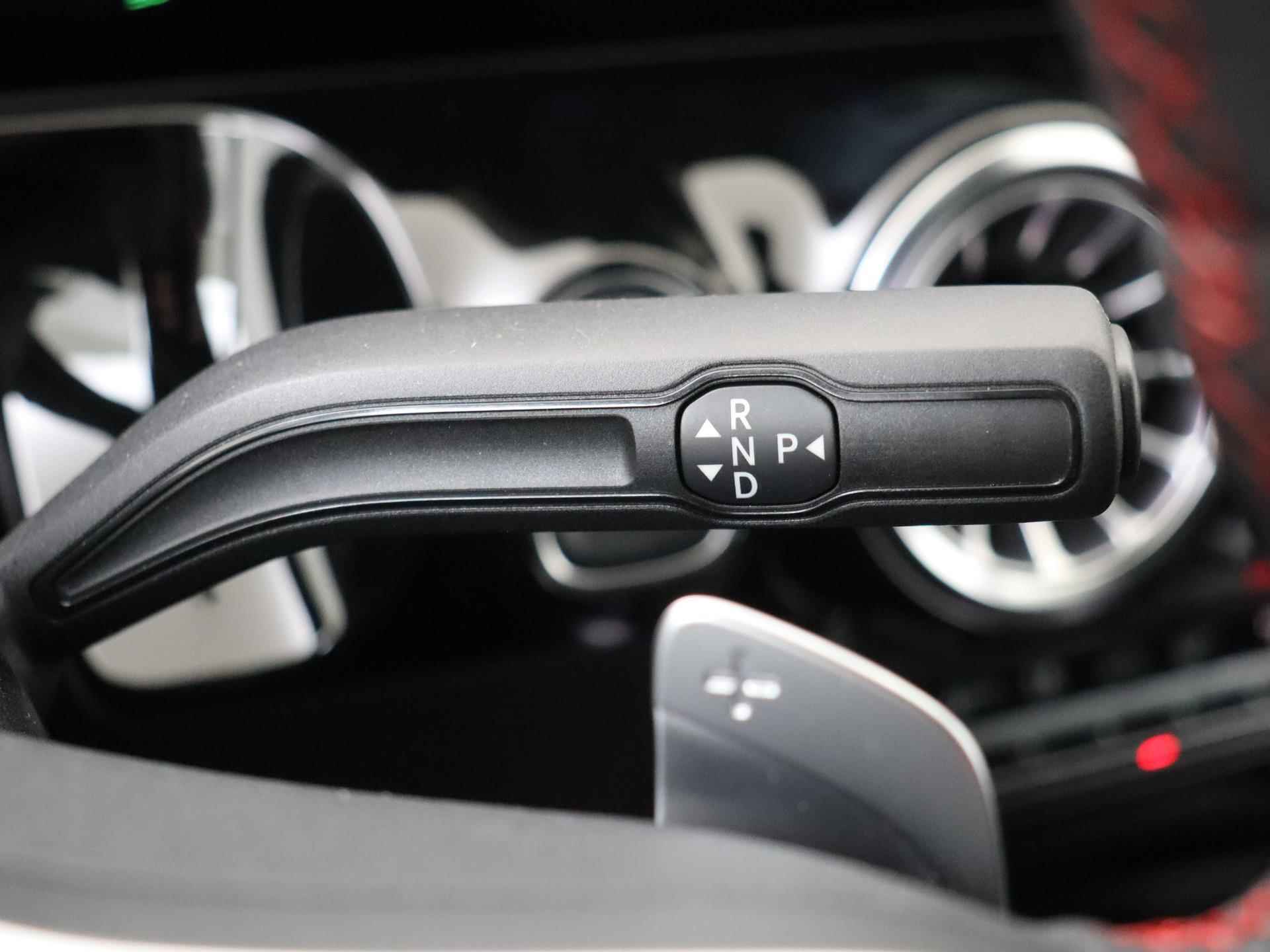 Mercedes-Benz EQA 250 Business Solution AMG 67 kWh / Keyless Entry / El. Achterklep / 13 KM!! - 15/33