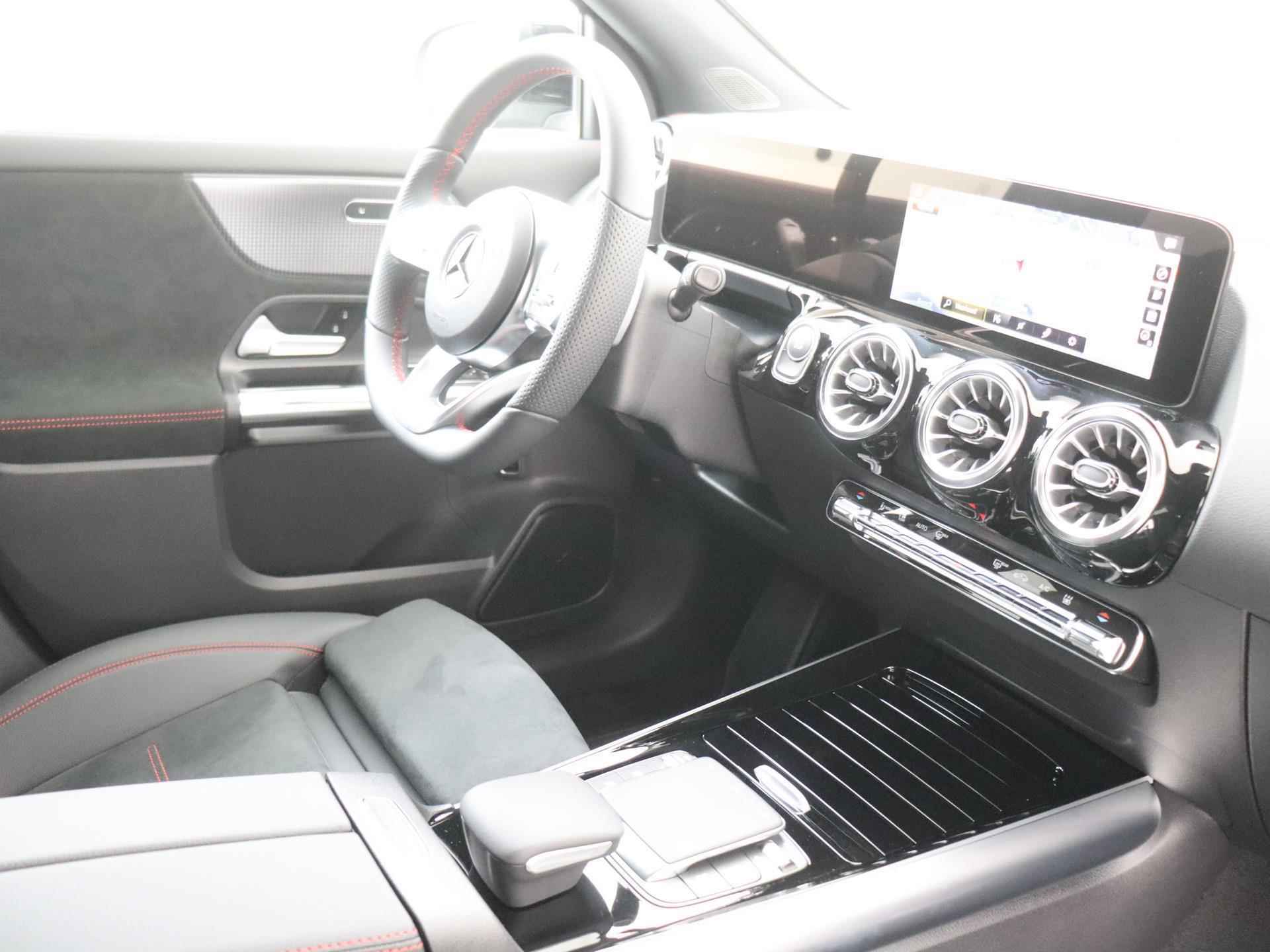 Mercedes-Benz EQA 250 Business Solution AMG 67 kWh / Keyless Entry / El. Achterklep / 13 KM!! - 16/33