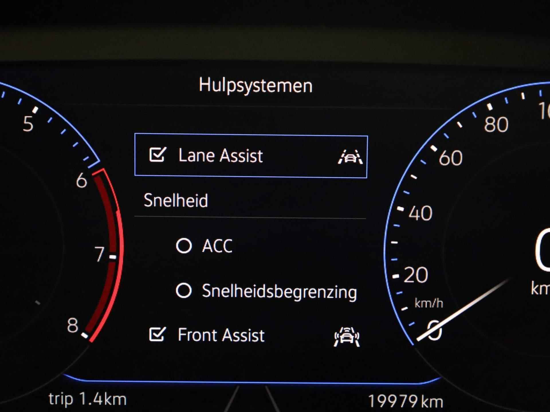 Volkswagen T-Roc 1.5 TSI Life Stoelverwarming l 17" Johannesburg l Digital Cockpit Pro - 21/39