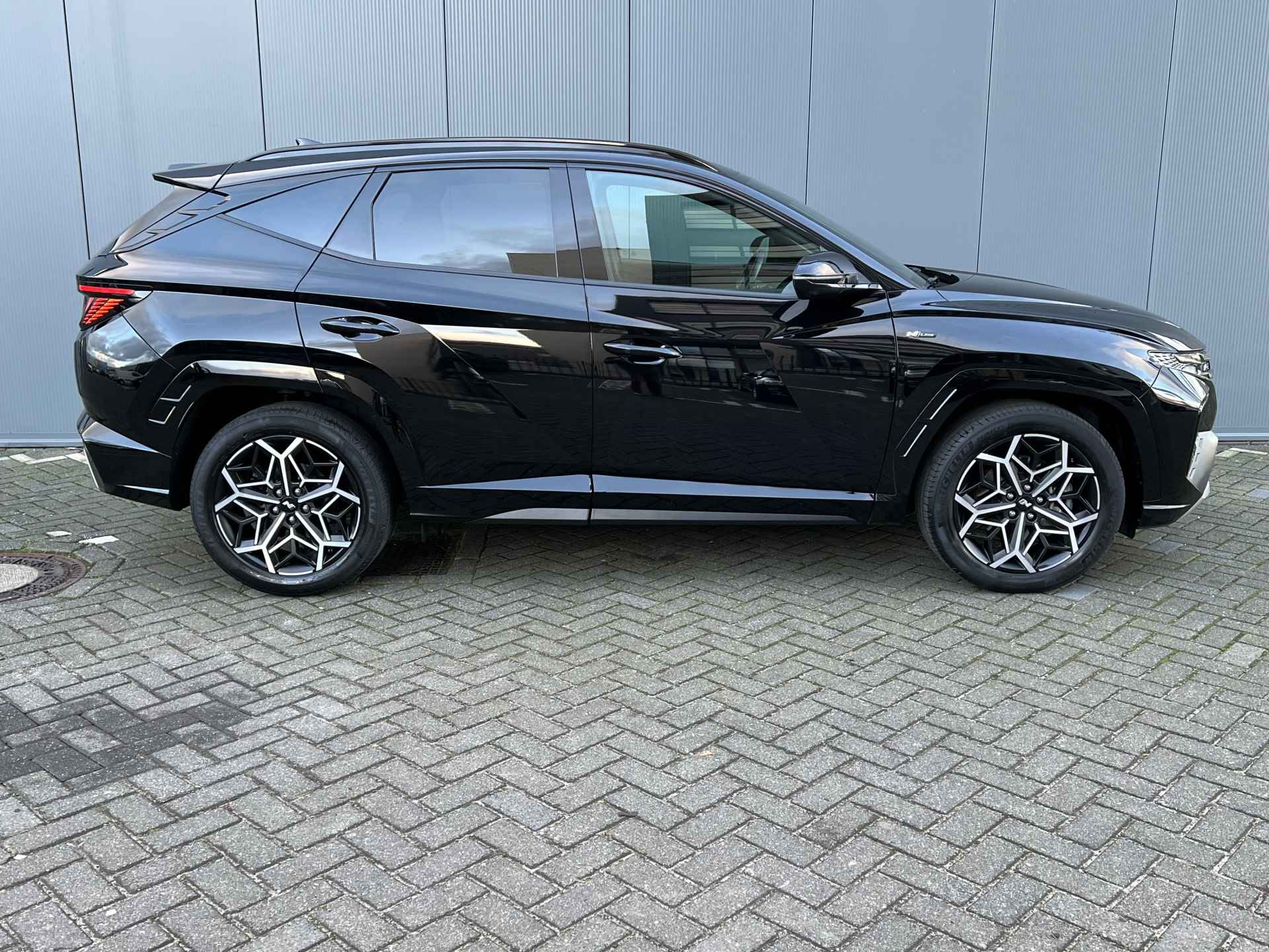 Hyundai Tucson 1.6 T-GDI HEV 230pk N-Line Automaat | Carplay | Climate | Keyless | Trekhaak | Navigatie | Elek. Klep | LED verlichting | 360 Ca - 3/33