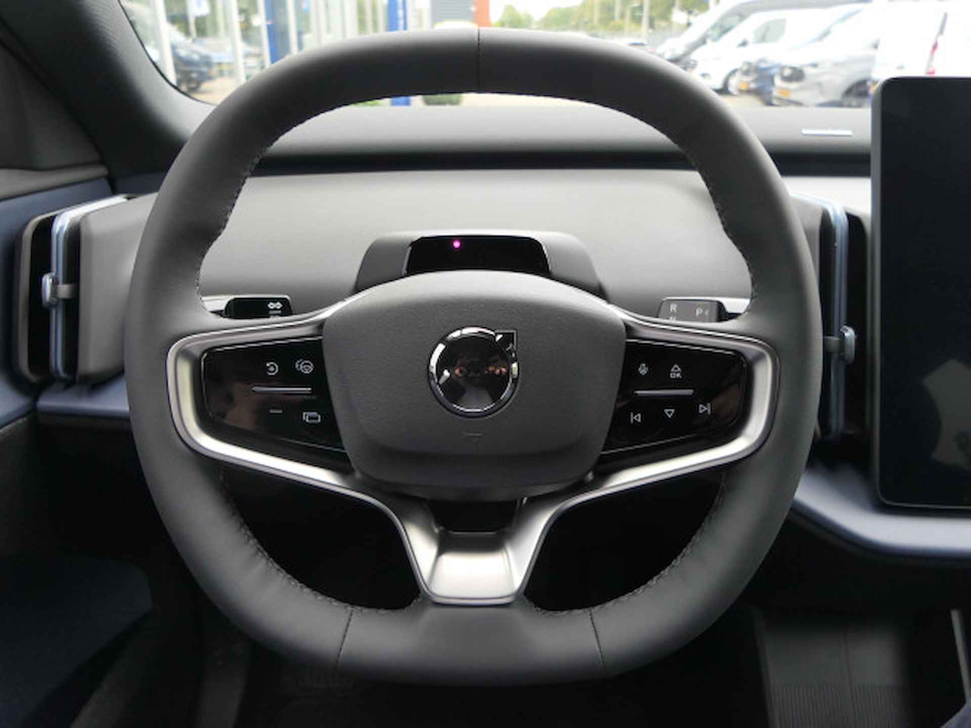 Volvo EX30 Single Motor Extended Range Plus 69 kWh | 20 Inch | Climate Pack | Harman/Kardon | Privacy Glass - 32/39