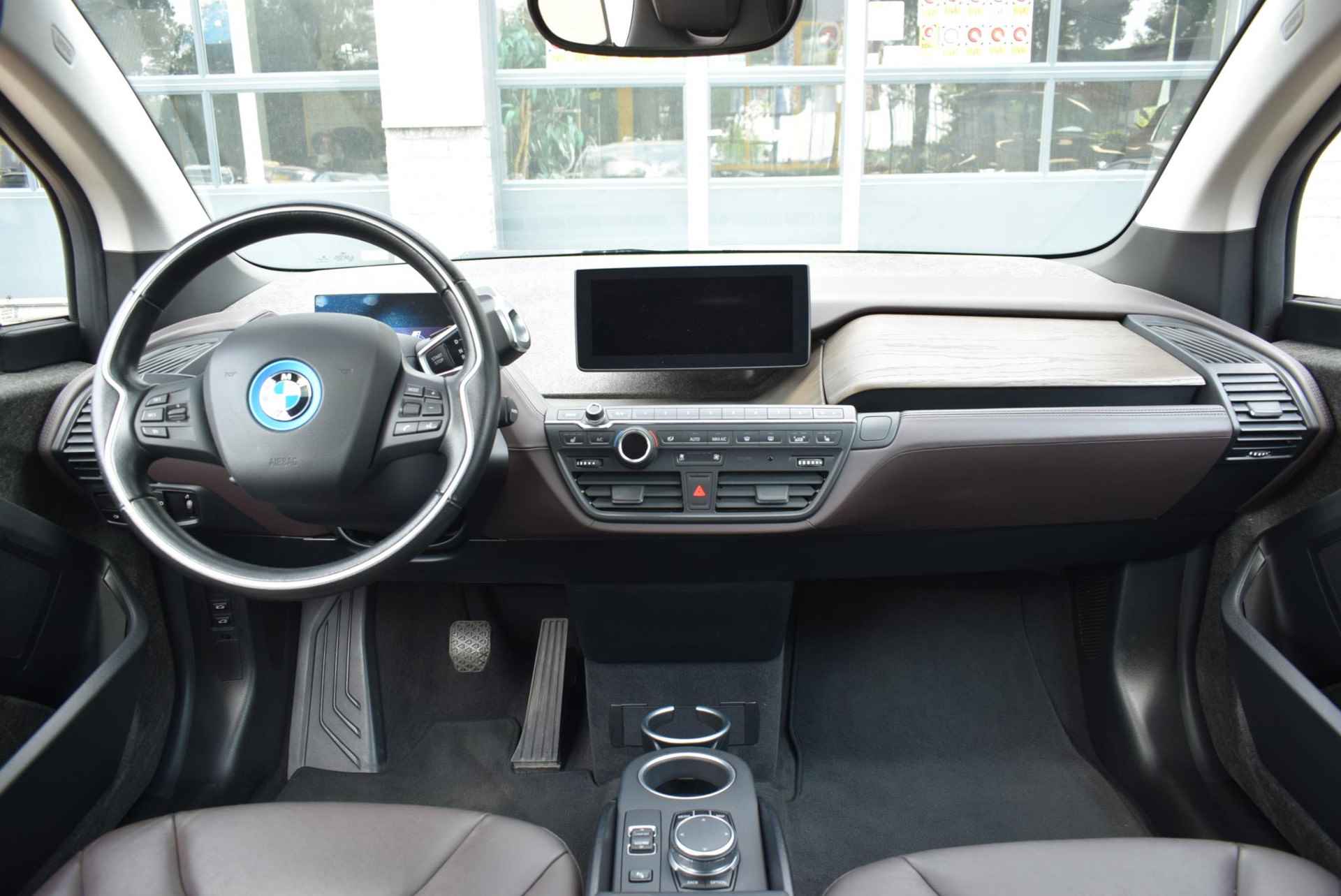 BMW i3 Basis 120Ah 42 kWh Airco, Navi, Cruise Leder, Pano. Dak, Km 59000 !! - 8/23
