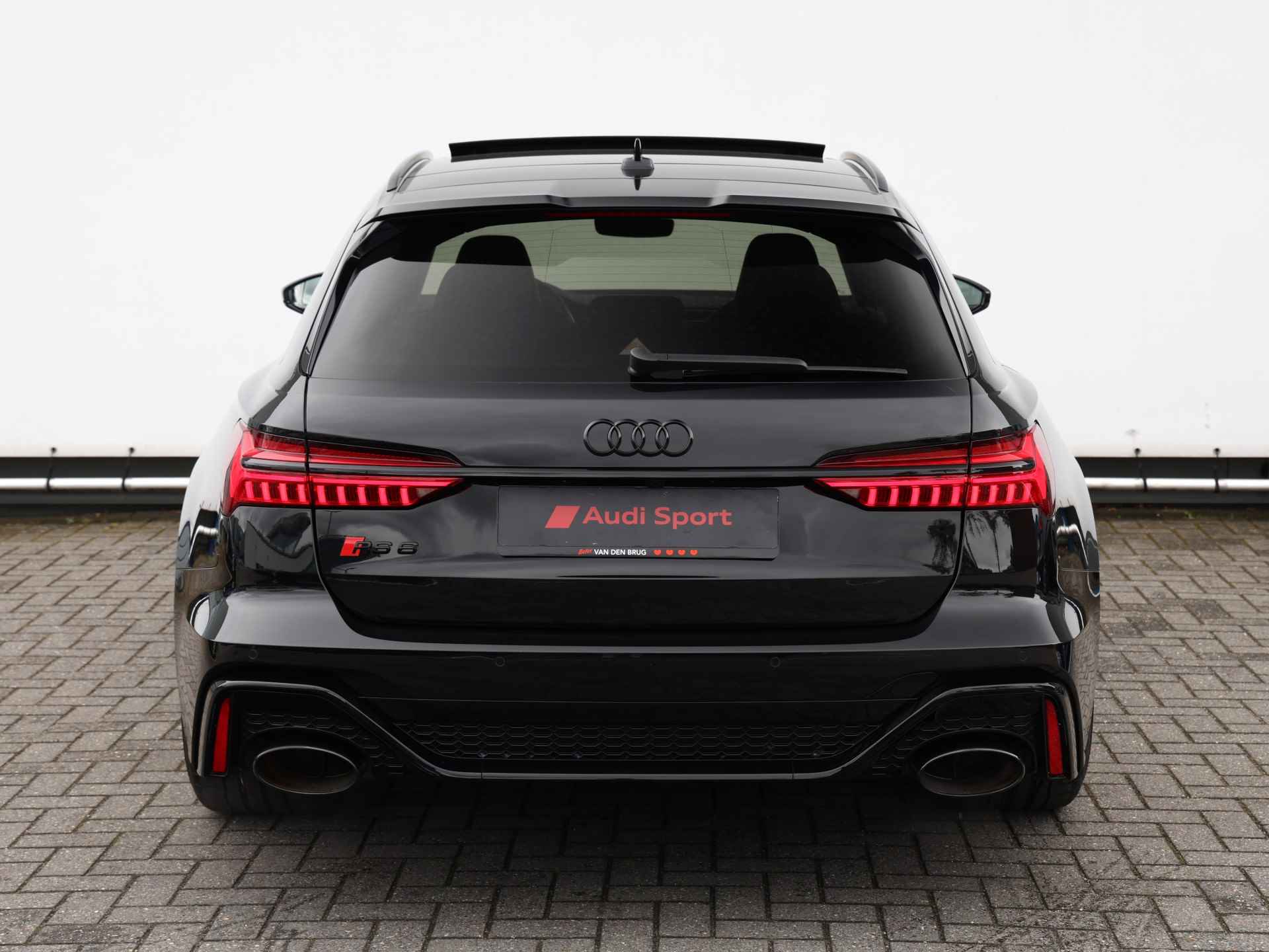 Audi RS6 Avant 4.0 TFSI quattro 600pk | 305km/u | Keramisch | B&O | Vierwielbesturing | Pano | Head-up | Servo | Trekhaak | 22" Velgen | Stoelventilatie | Stoelverwarming v+a - 6/57