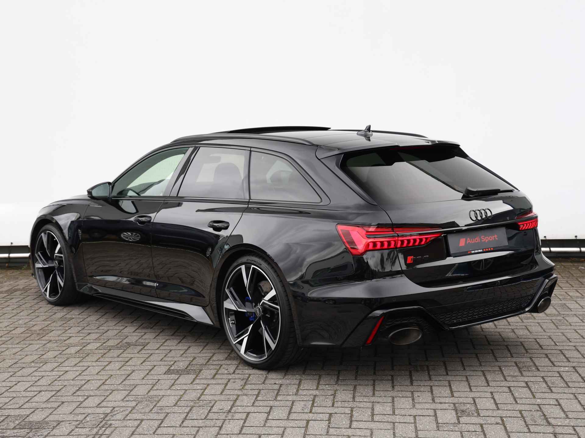 Audi RS6 Avant 4.0 TFSI quattro 600pk | 305km/u | Keramisch | B&O | Vierwielbesturing | Pano | Head-up | Servo | Trekhaak | 22" Velgen | Stoelventilatie | Stoelverwarming v+a - 13/57