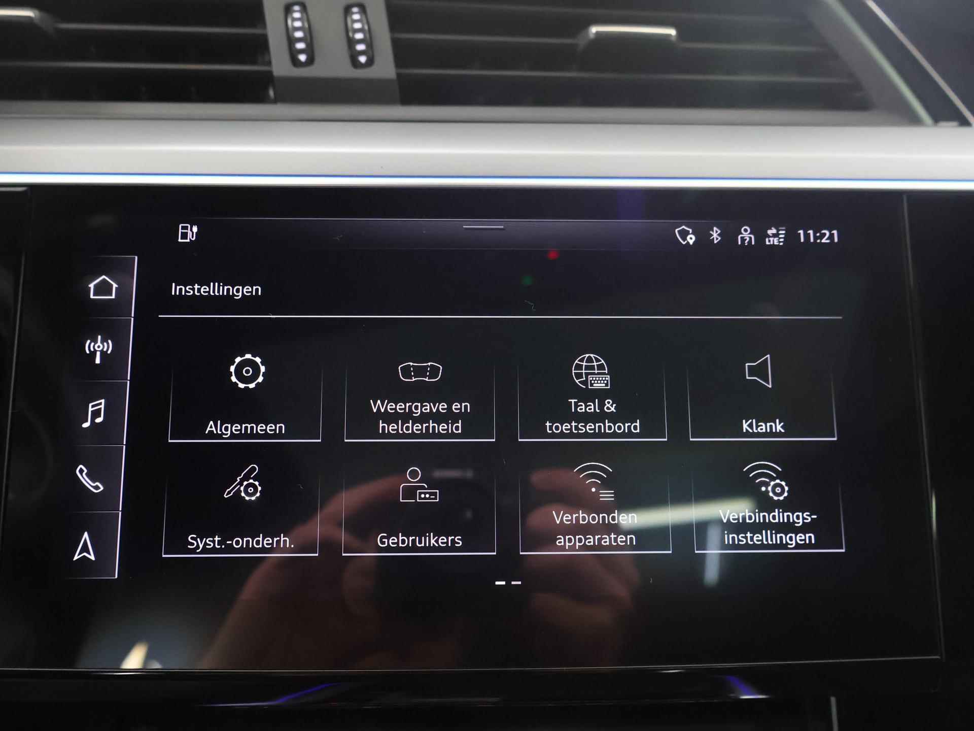 Audi Q8 Sportback e-tron 50 quattro Edition 95 kWh | B&O Audio | Ele. verstelbare stoelen + Geheugen | Digitaal Dashboard | Camera | DAB | Apple CarPlay | Luchtvering | Panoramadak | Adaptieve Cruise Control | - 22/54