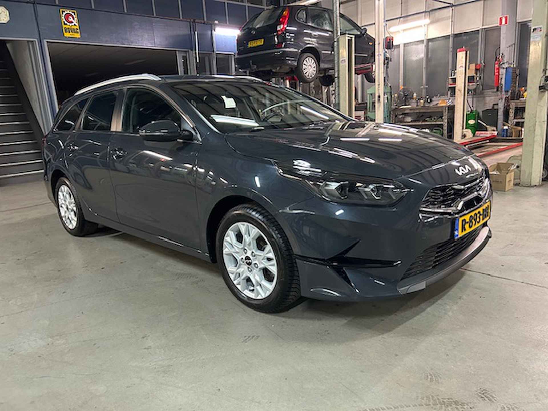 KIA Ceed Sw 1.0 T-GDi 120pk DynamicLine | Navigatie | Apple carplay/ Android auto | Camera | Climate control | All-season banden | NAP | Rijklaar prijs! - 12/28