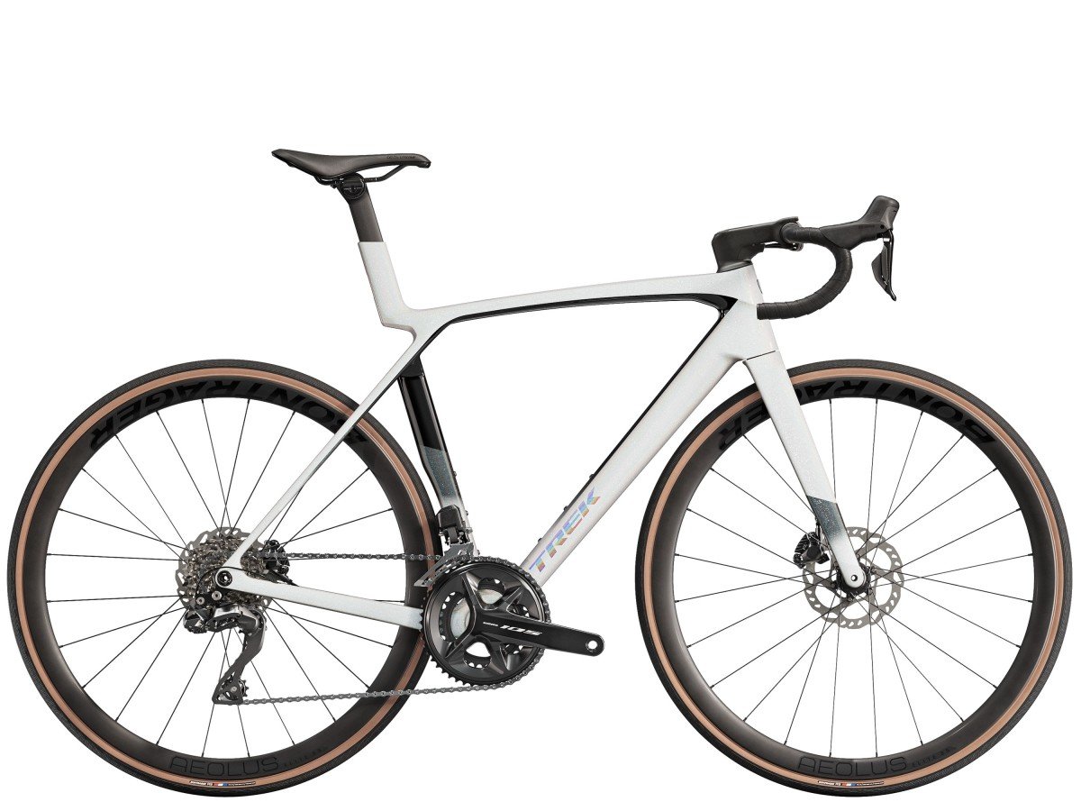 TREK Madone SL 6 Gen 8 WHITE PRISMATIC ML ML 2025