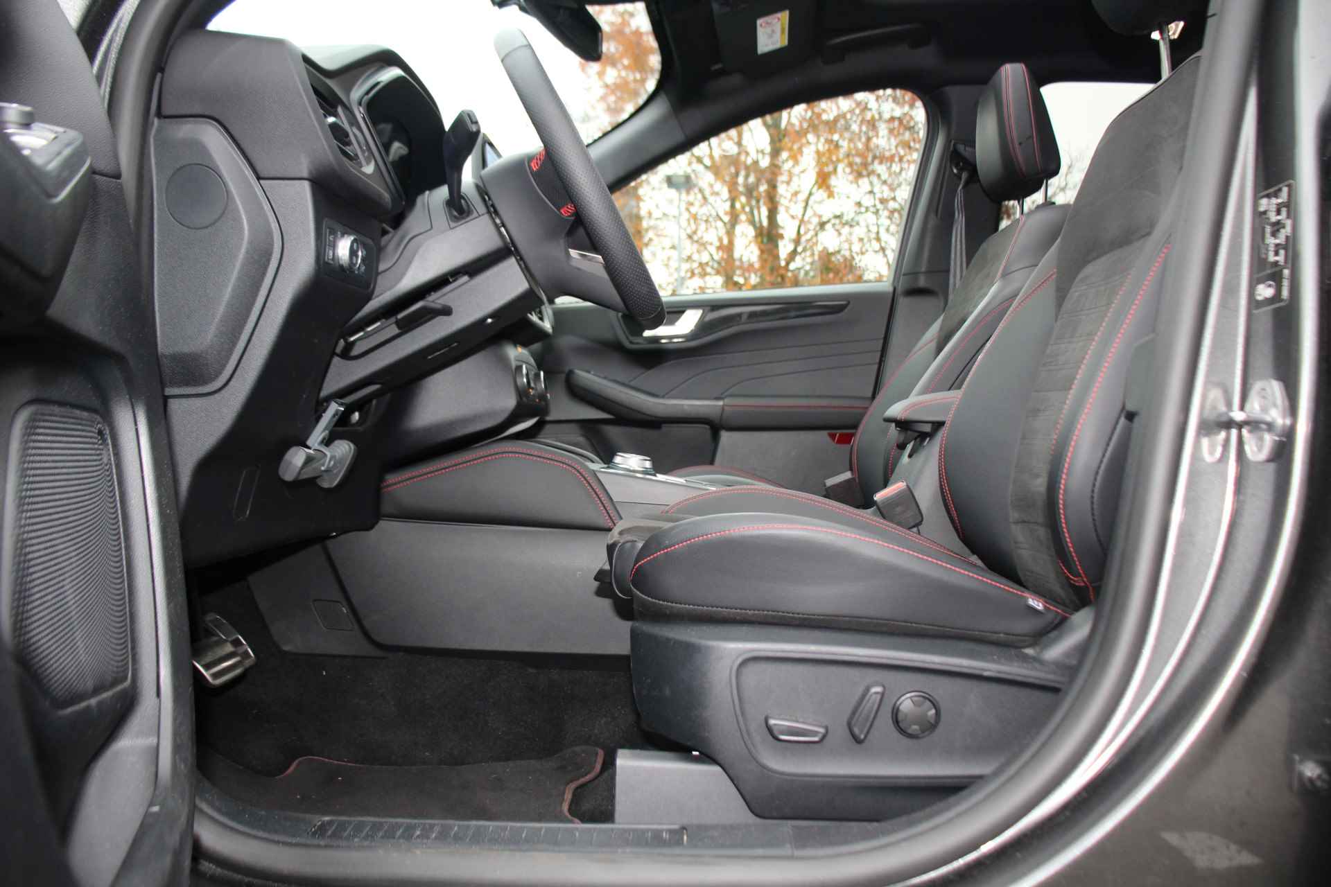 Ford Kuga 2.5 PHEV ST-LINE X | NL-AUTO! | 1E EIGENAAR! | PANODAK | AGR-STOELEN | ELEKT. STOELEN | NAVI | CLIMA | WINTERPACK | ADAPT. CRUIS - 38/49