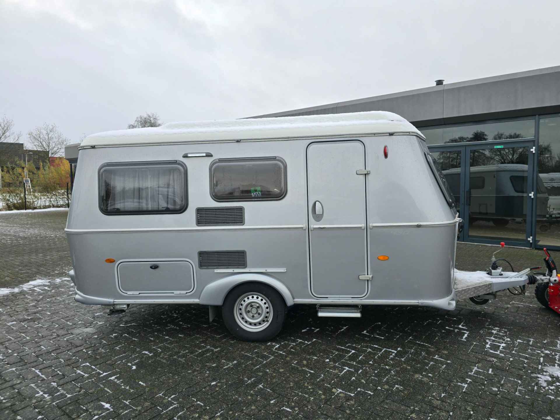 Eriba Touring Triton 430 Silver Inclusief stalling Voortent - 3/12