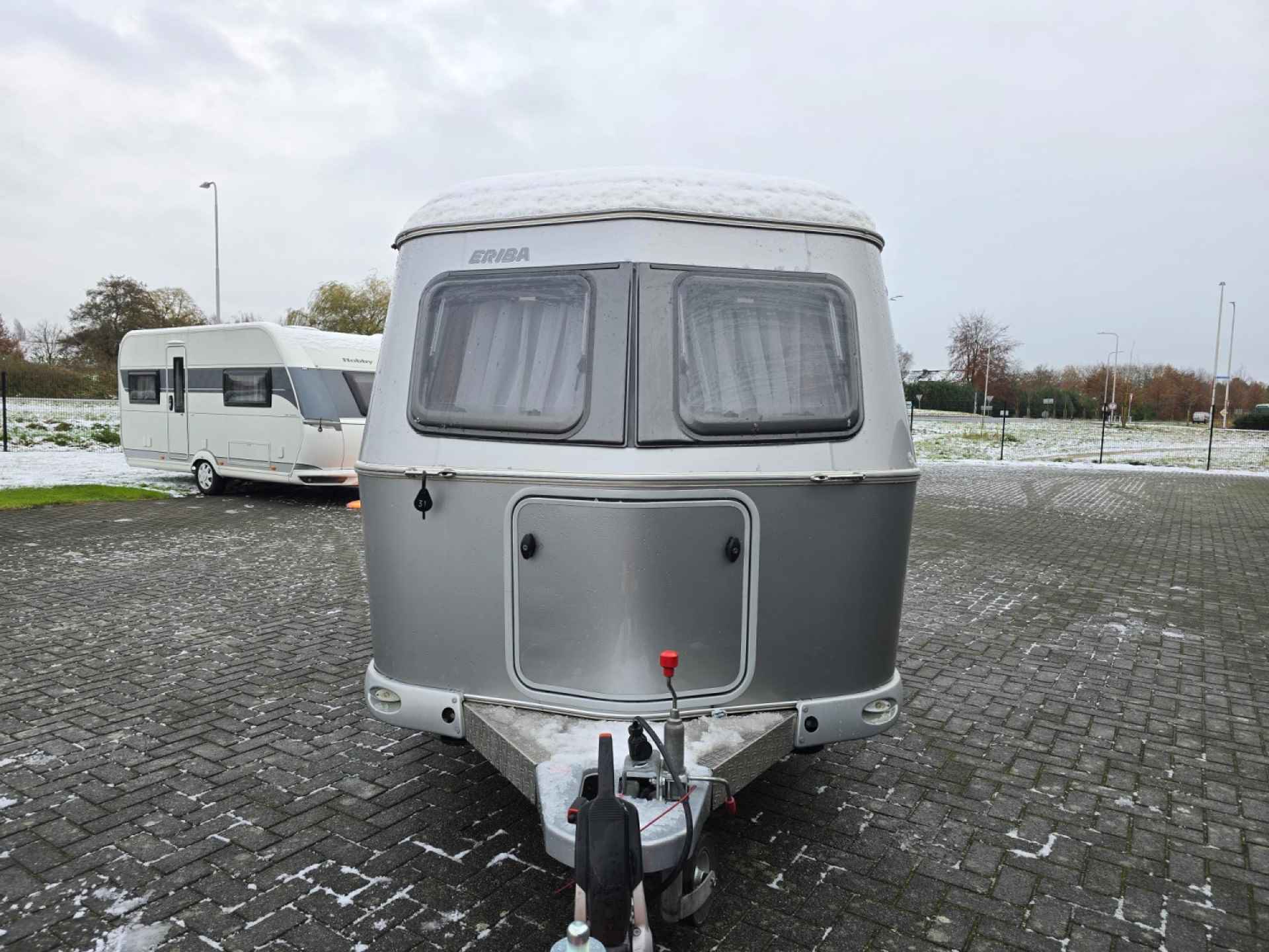 Eriba Touring Triton 430 Silver Inclusief stalling Voortent - 11/12