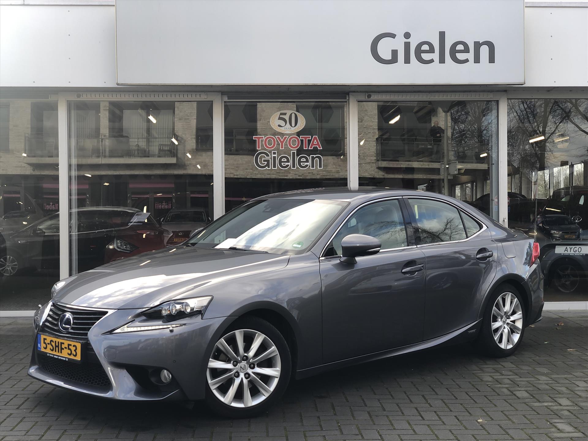 Lexus Is 300h 223pk First Edition | Eerste eigenaar, Leer, Parkeersensoren, Navigatie, Parkeercamera, 17inch, Cruise control