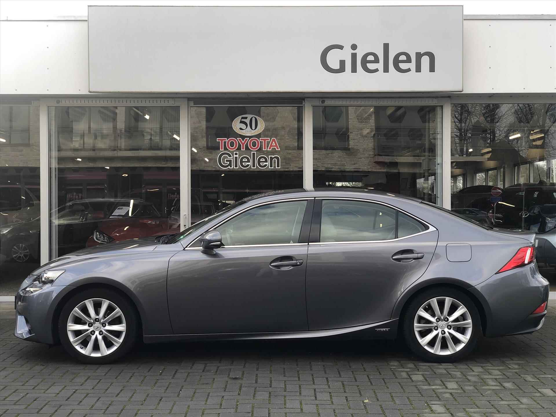 Lexus Is 300h 223pk First Edition | Eerste eigenaar, Leer, Parkeersensoren, Navigatie, Parkeercamera, 17inch, Cruise control - 9/39