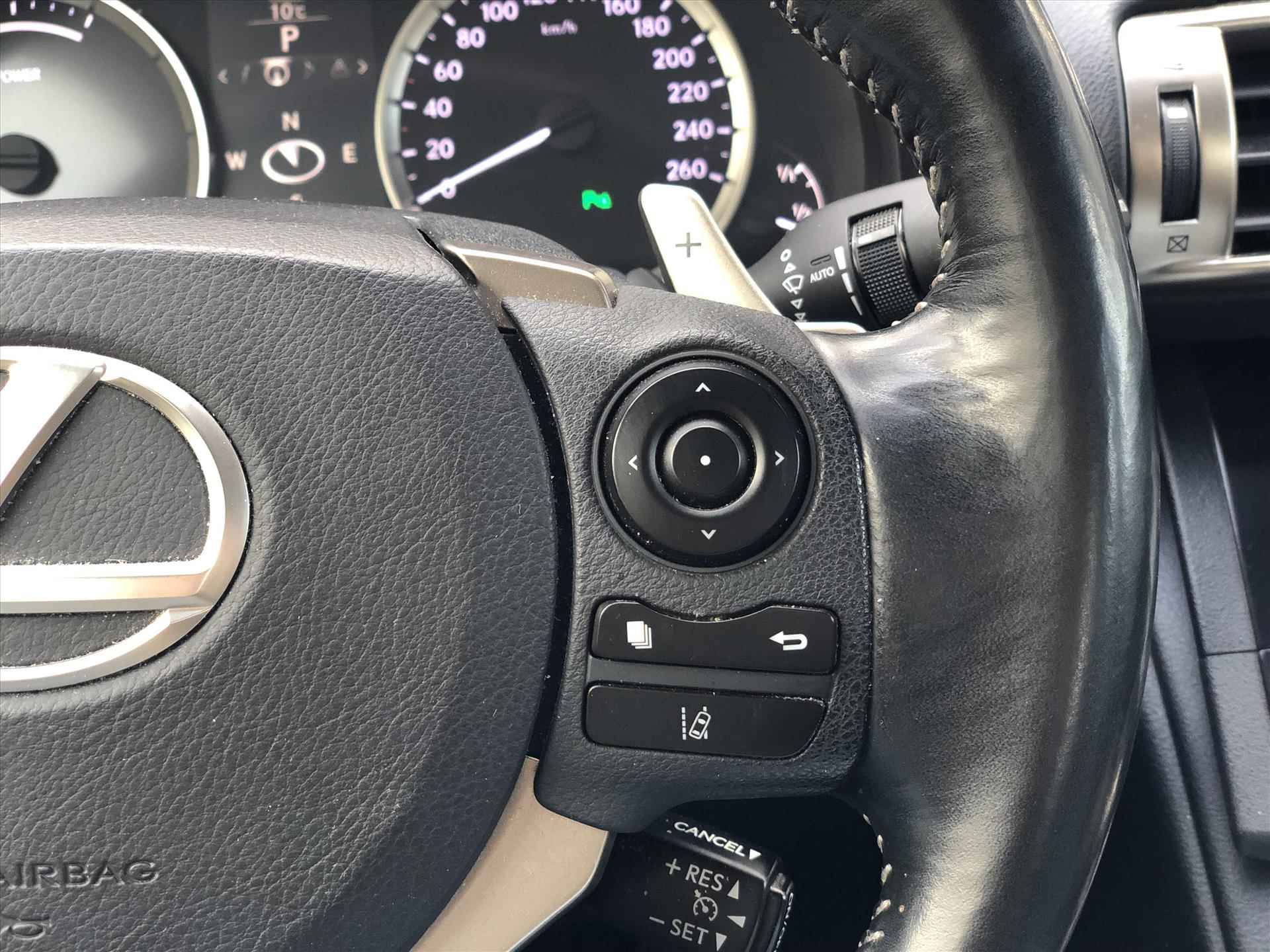 Lexus Is 300h 223pk First Edition | Eerste eigenaar, Leer, Parkeersensoren, Navigatie, Parkeercamera, 17inch, Cruise control - 28/39