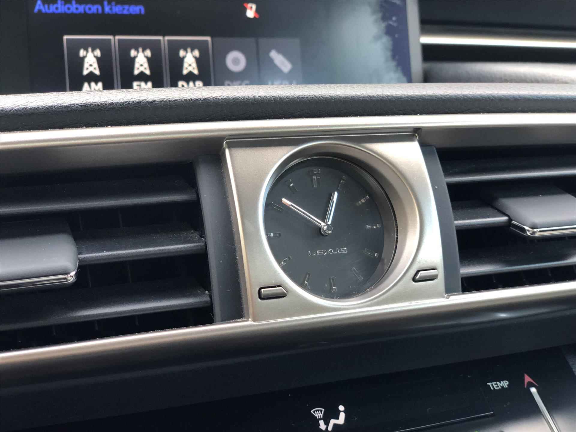 Lexus Is 300h 223pk First Edition | Eerste eigenaar, Leer, Parkeersensoren, Navigatie, Parkeercamera, 17inch, Cruise control - 36/39