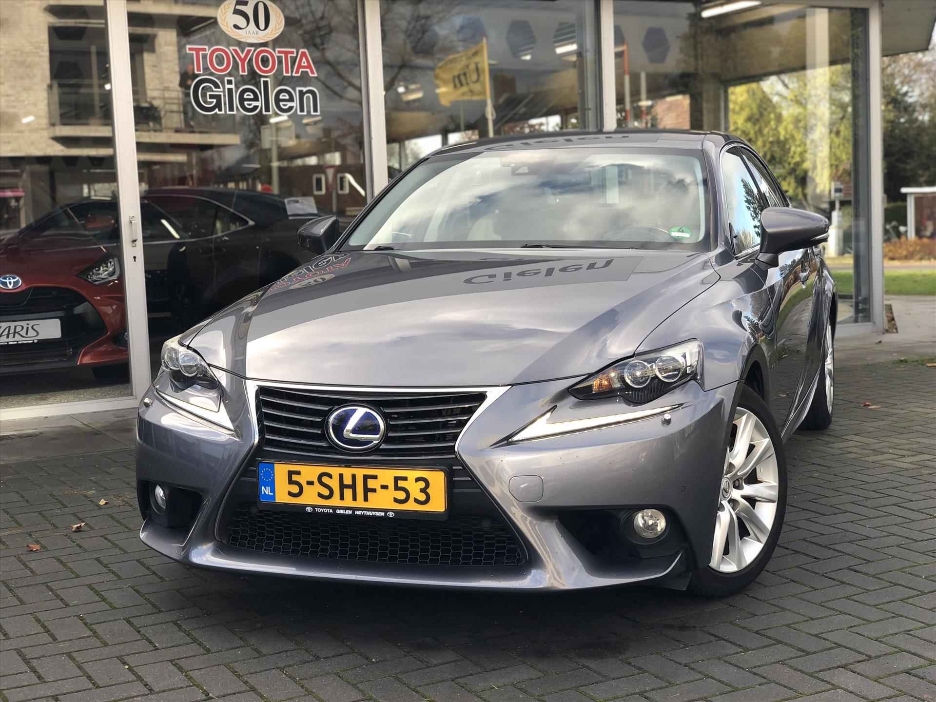 Lexus Is 300h 223pk First Edition | Eerste eigenaar, Leer, Parkeersensoren, Navigatie, Parkeercamera, 17inch, Cruise control - 38/39