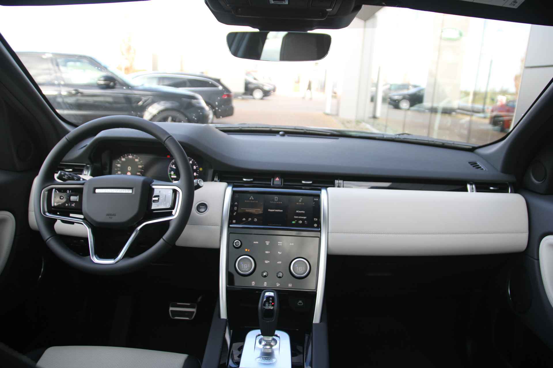 Land Rover Discovery Sport P300e 1.5 R-Dynamic SE - 7/31
