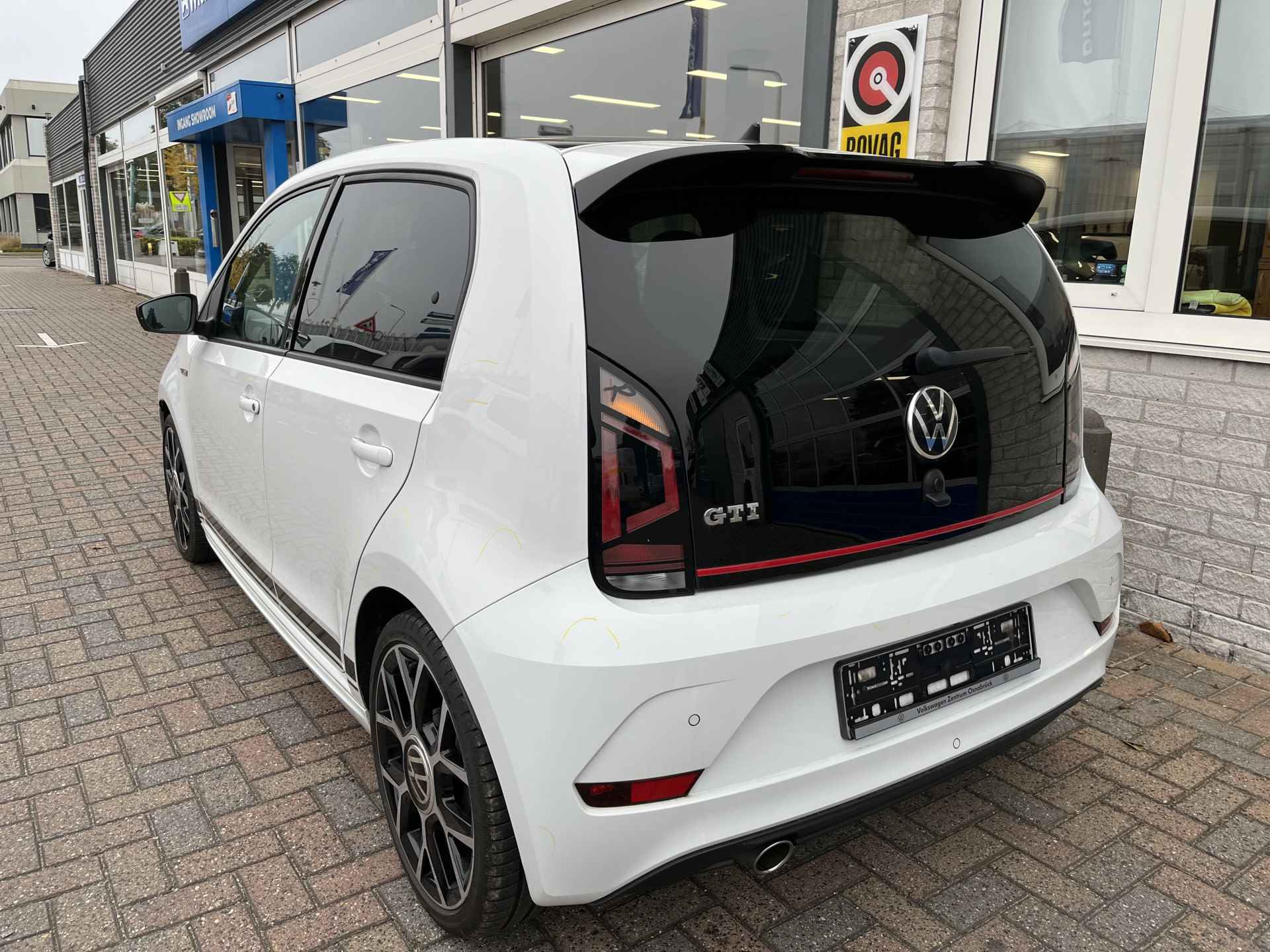 Volkswagen up! 1.0 TSI GTI / CAMERA/ PARK. SENSOREN/ 116 PK/ CRUISE/ STOEL VERWARM./ BLEUTOOTH/ CLIMA/ DAB/ 17" LMV/ - 6/28