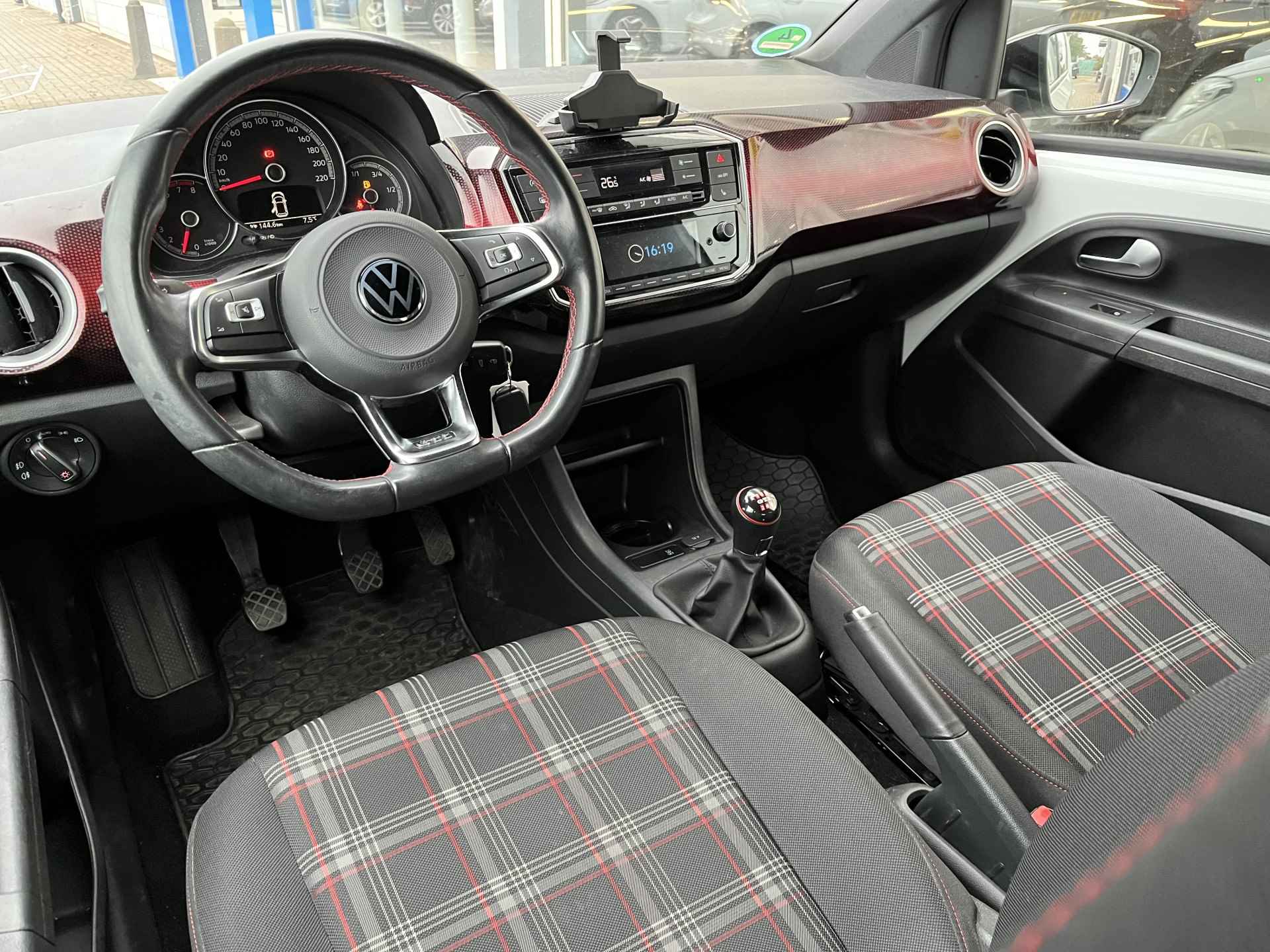 Volkswagen up! 1.0 TSI GTI / CAMERA/ PARK. SENSOREN/ 116 PK/ CRUISE/ STOEL VERWARM./ BLEUTOOTH/ CLIMA/ DAB/ 17" LMV/ - 9/28