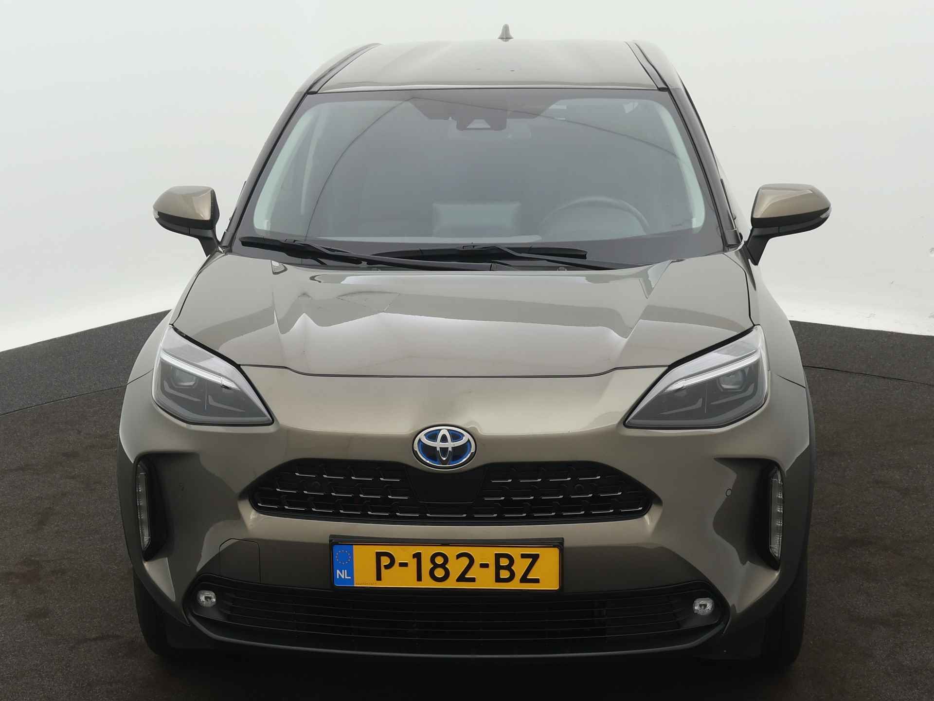 Toyota Yaris Cross 1.5 Hybrid Executive Limited | Parkeersensoren | Stoel en stuurwiel verwarmd | Camera | Draadloze telefoonlader | LM velgen | Cruise Control Adaptief | Climate Control | - 26/42