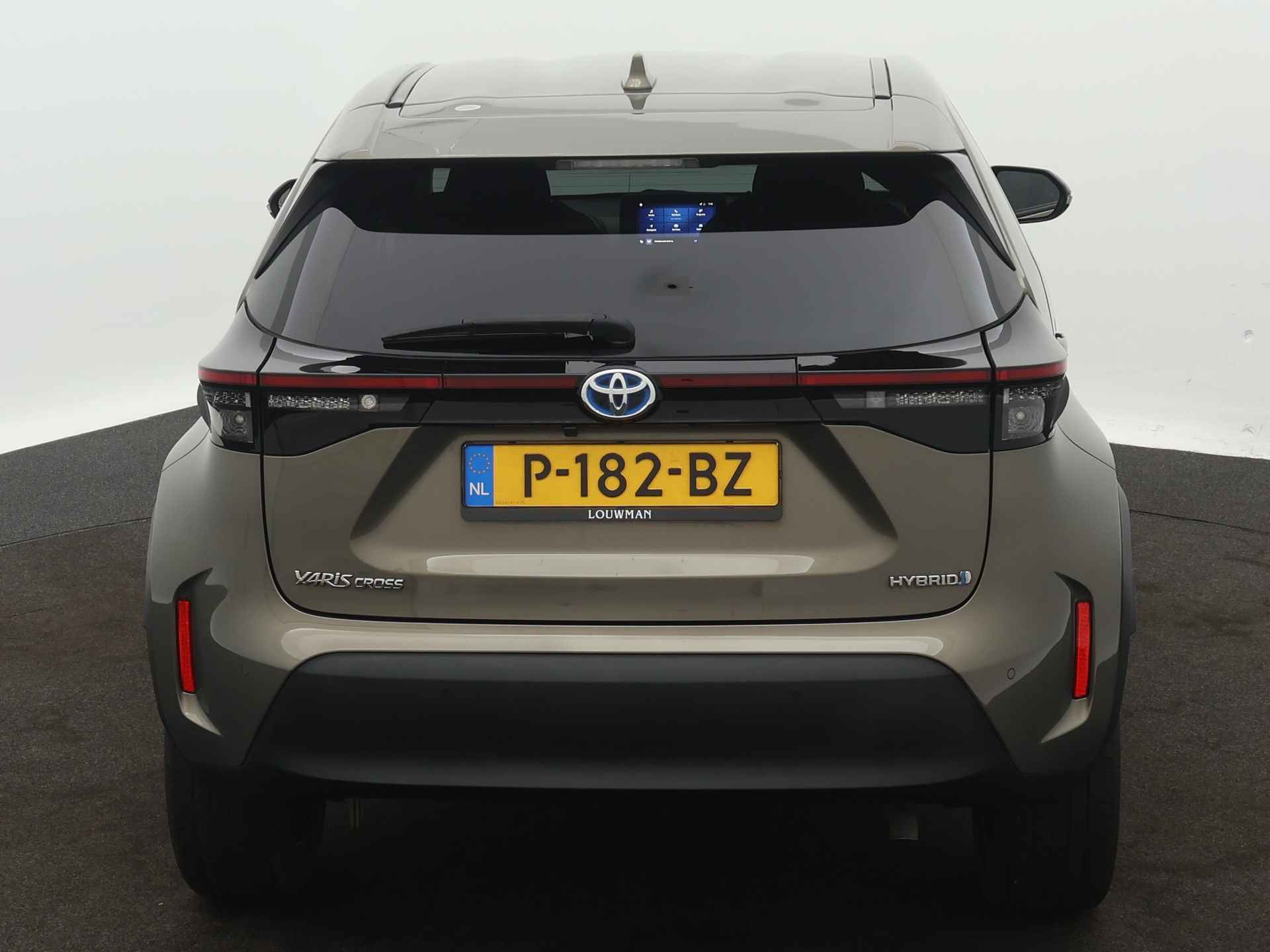 Toyota Yaris Cross 1.5 Hybrid Executive Limited | Parkeersensoren | Stoel en stuurwiel verwarmd | Camera | Draadloze telefoonlader | LM velgen | Cruise Control Adaptief | Climate Control | - 28/42