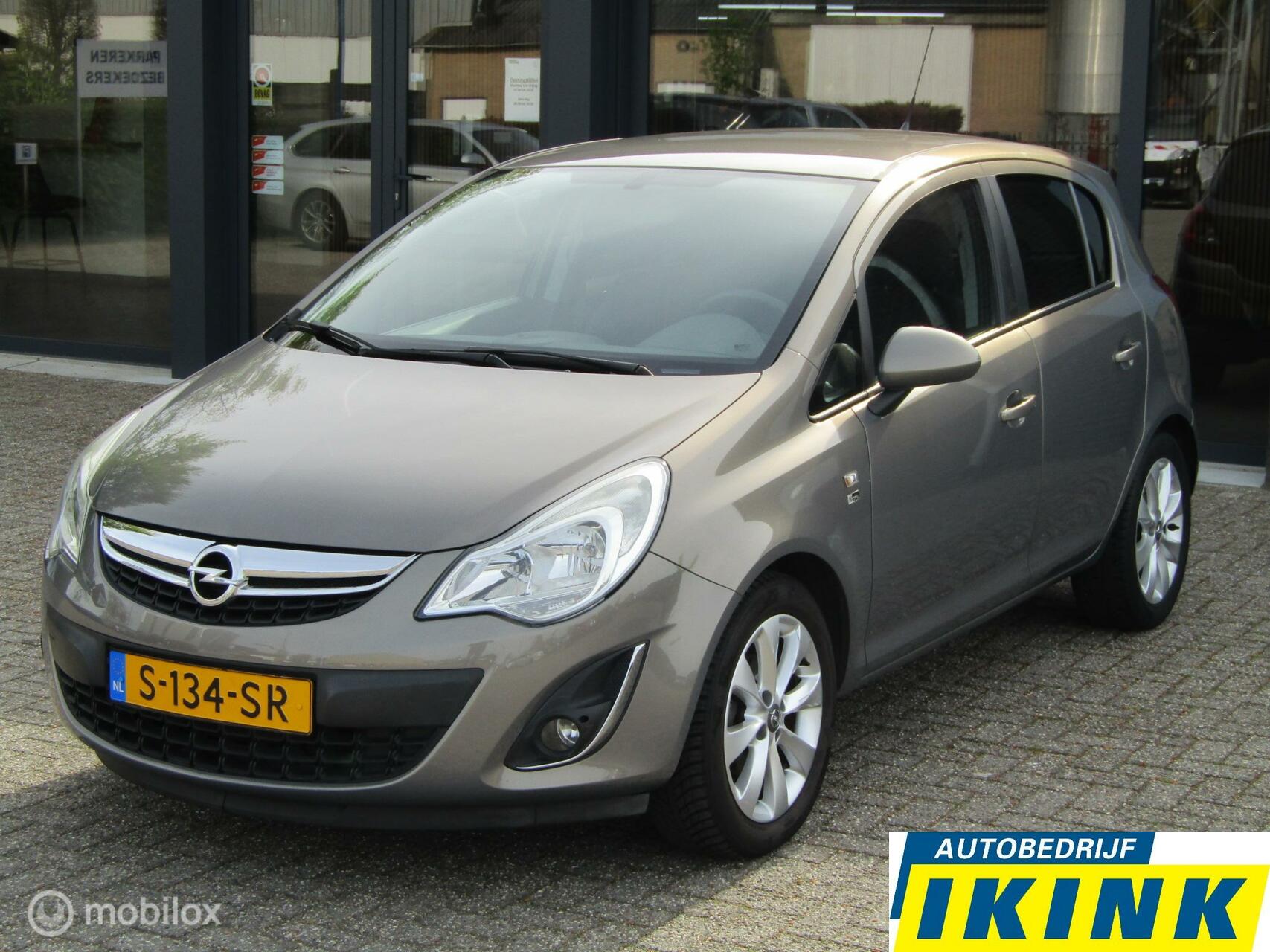 Opel Corsa D 1.4-16V Anniversary Edition | Stoel- en Stuurwielverwarming bij viaBOVAG.nl