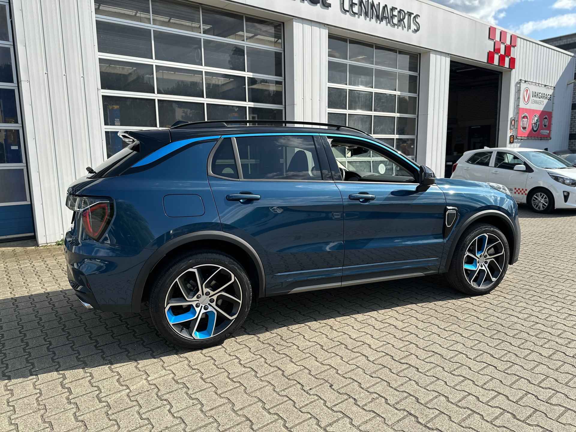 Lynk & Co 01 1.5 PLUG-IN HYBRID (PHEV) 261PK MY22 AUTOMAAT (RIJKLAARPRIJS) - 9/47