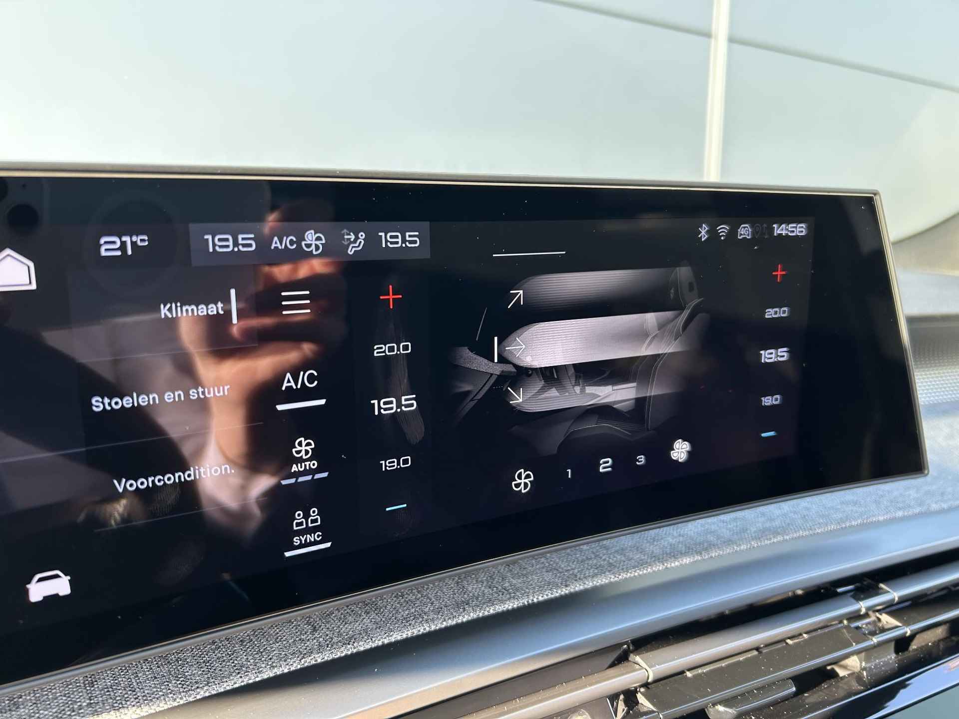 Peugeot e-3008 GT Avantage 73 kWh | Panoramic Navigation Pack | Adaptieve Cruise control | 360 Camera | Apple Carplay/Android Auto | Alcantara bekleding | Warmtepomp - 14/28