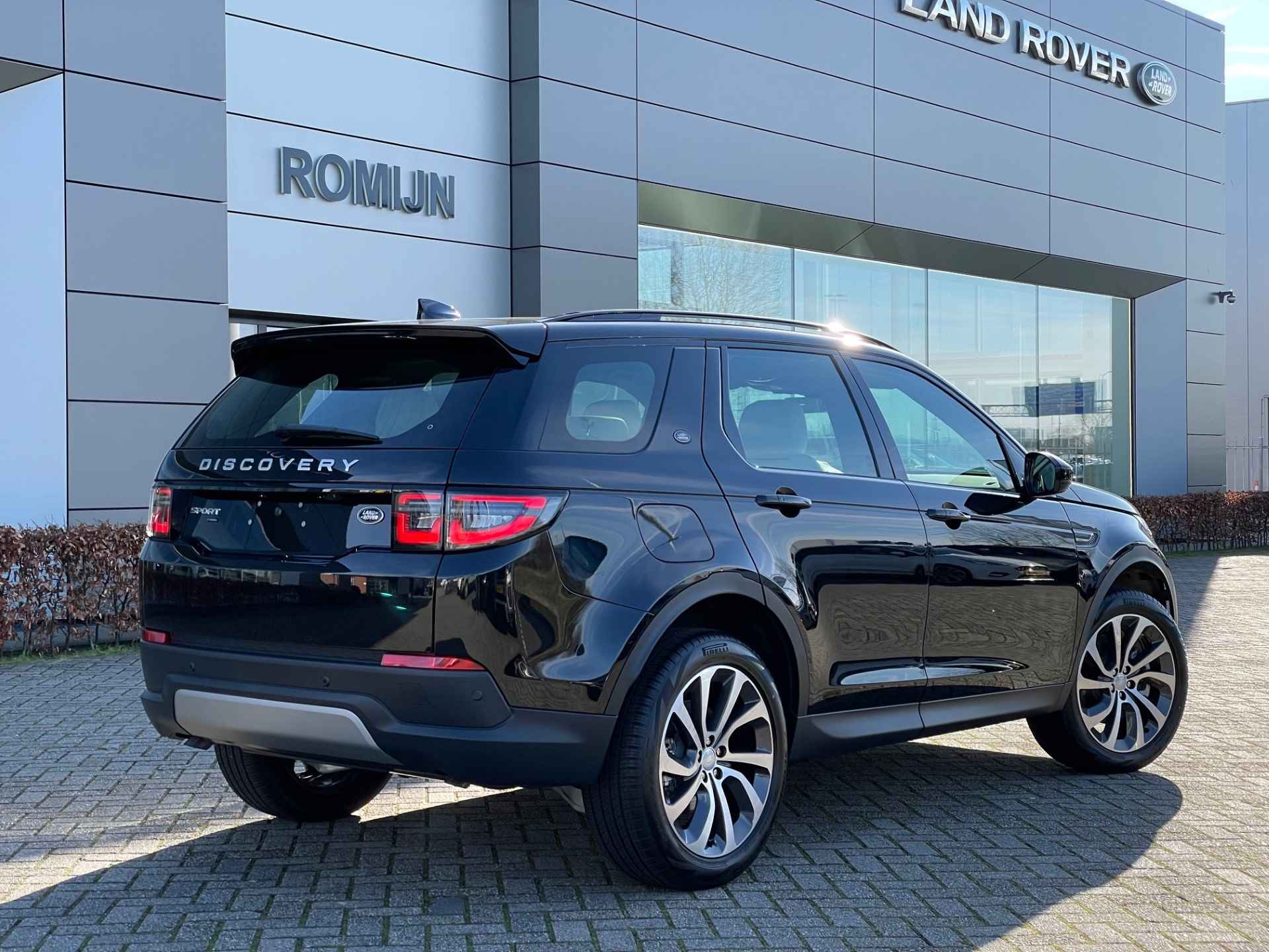 Land Rover Discovery Sport P300e 1.5 SE PANORAMADAK HUD NIEUW VOERTUIG - 6/24