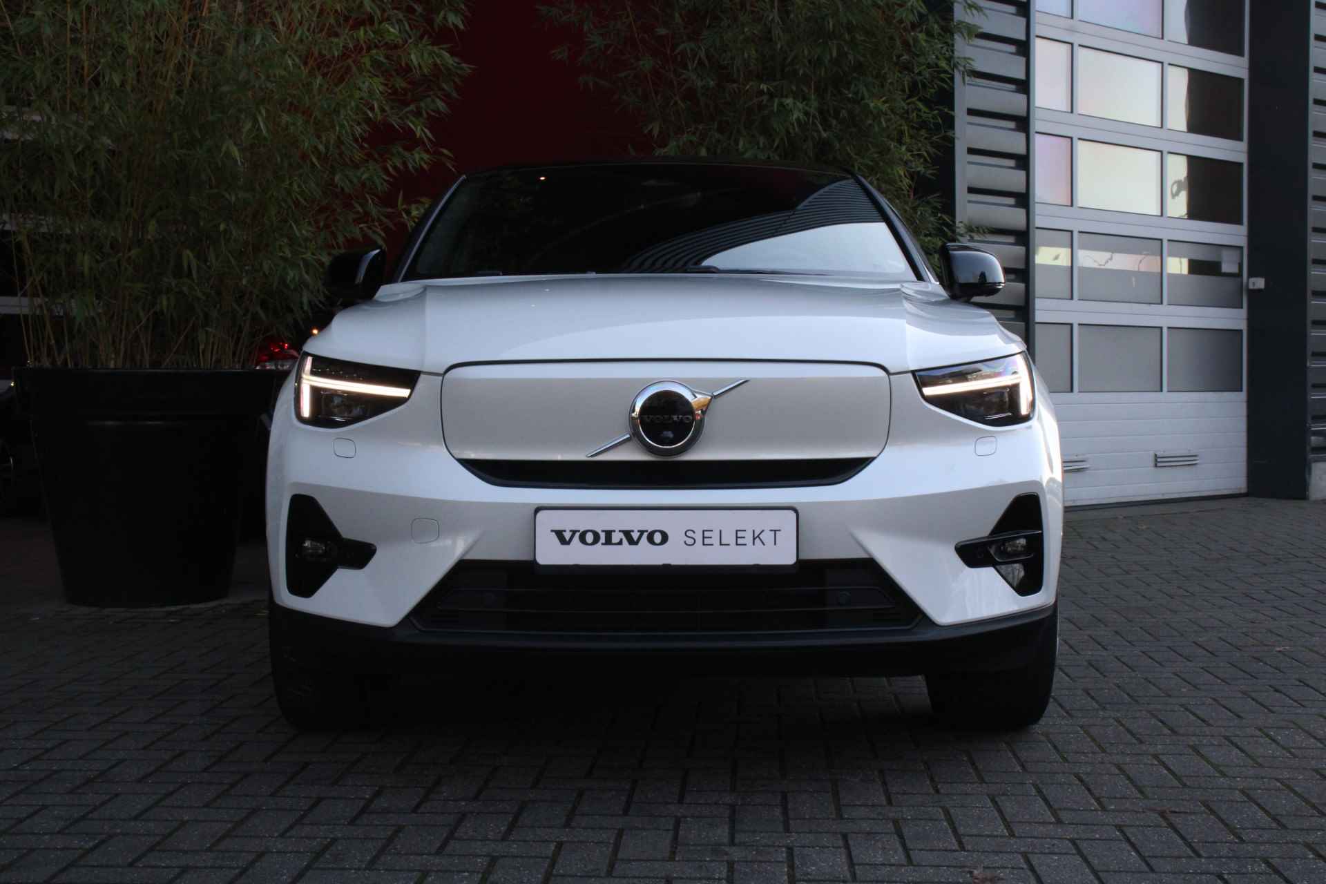 Volvo C40 Recharge Twin 408pk AWD Intro Edition 78 kWh | Adaptive Cruise | Trekhaak | 360 Camera | Panoramadak | Harman/Kardon - 9/16