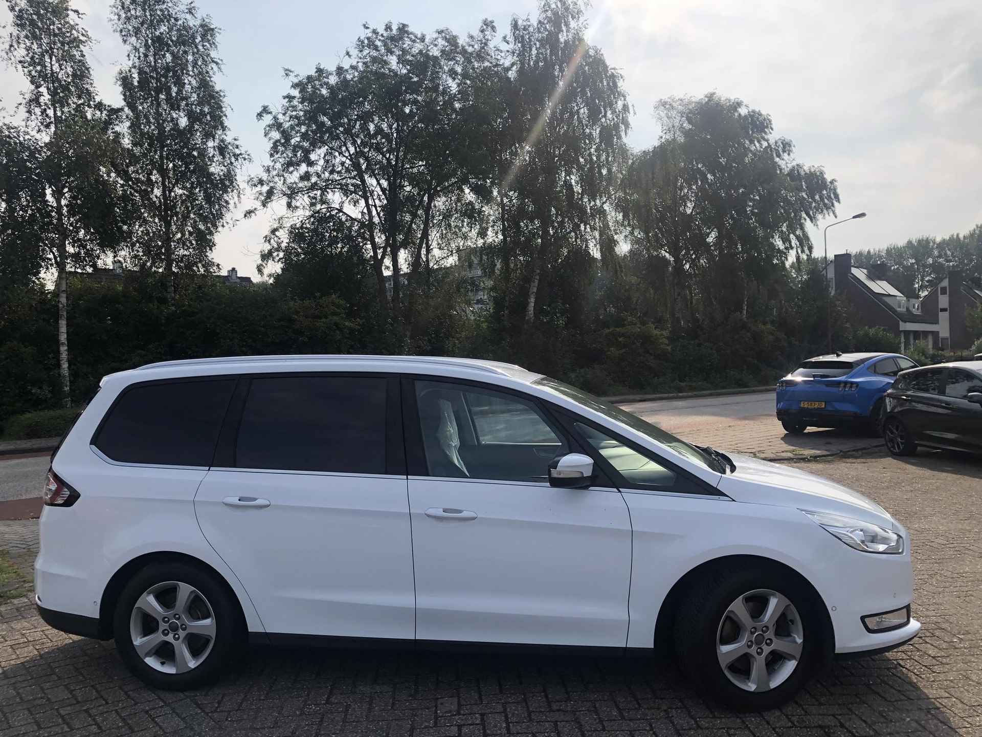 Ford Galaxy 1.5 Ecoboost Titanium 160pk Navigatie | Stoelverwarming | Parkeersensoren | Apple Carplay/ Android auto - 3/27