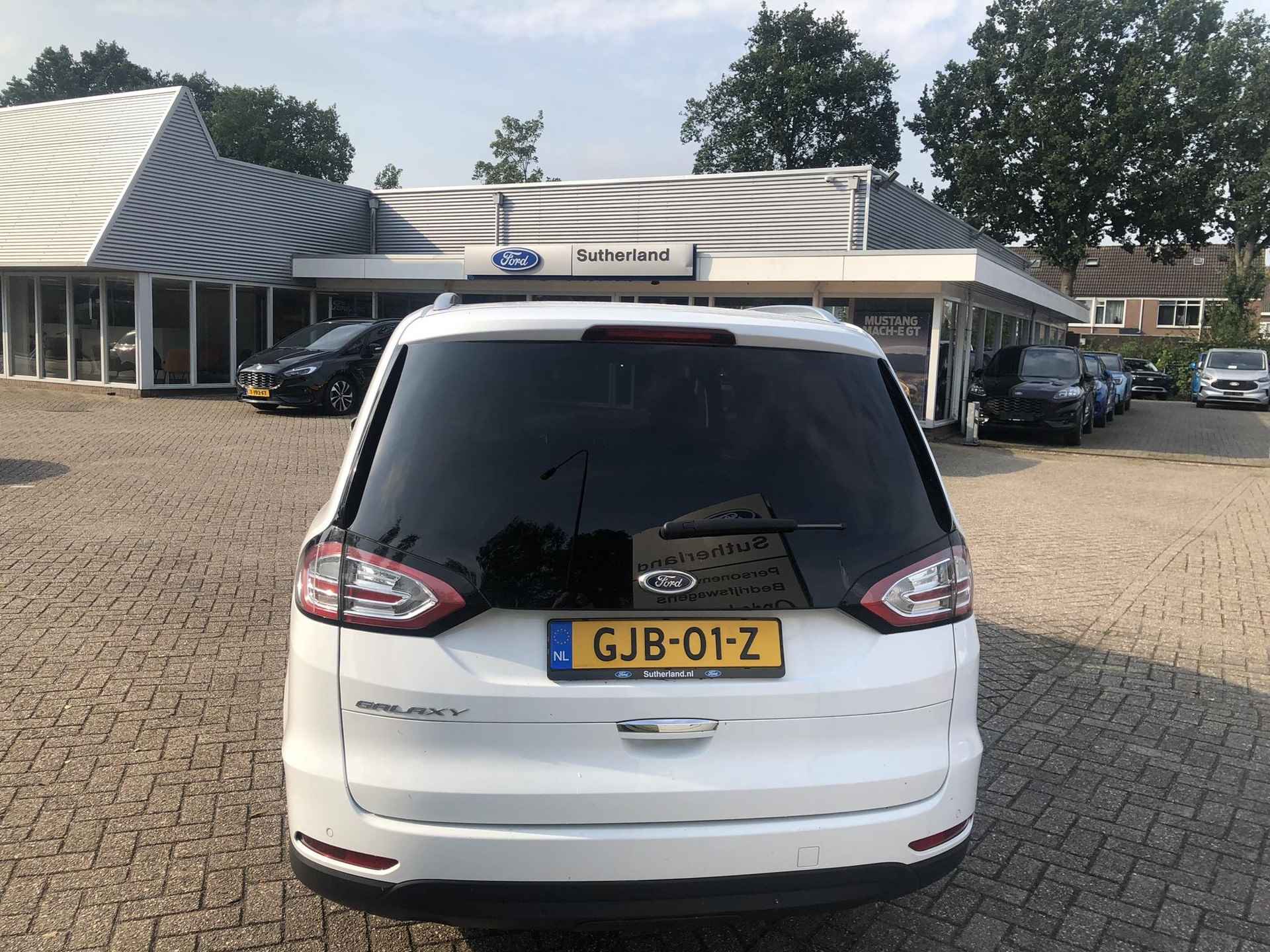 Ford Galaxy 1.5 Ecoboost Titanium 160pk Navigatie | Stoelverwarming | Parkeersensoren | Apple Carplay/ Android auto - 4/27