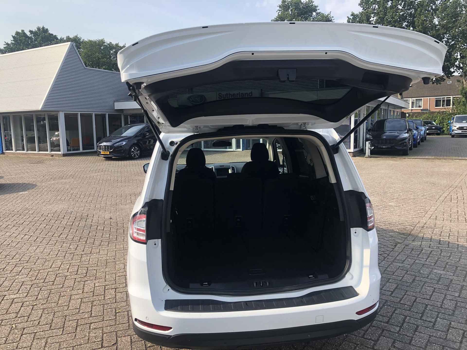 Ford Galaxy 1.5 Ecoboost Titanium 160pk Navigatie | Stoelverwarming | Parkeersensoren | Apple Carplay/ Android auto - 6/27