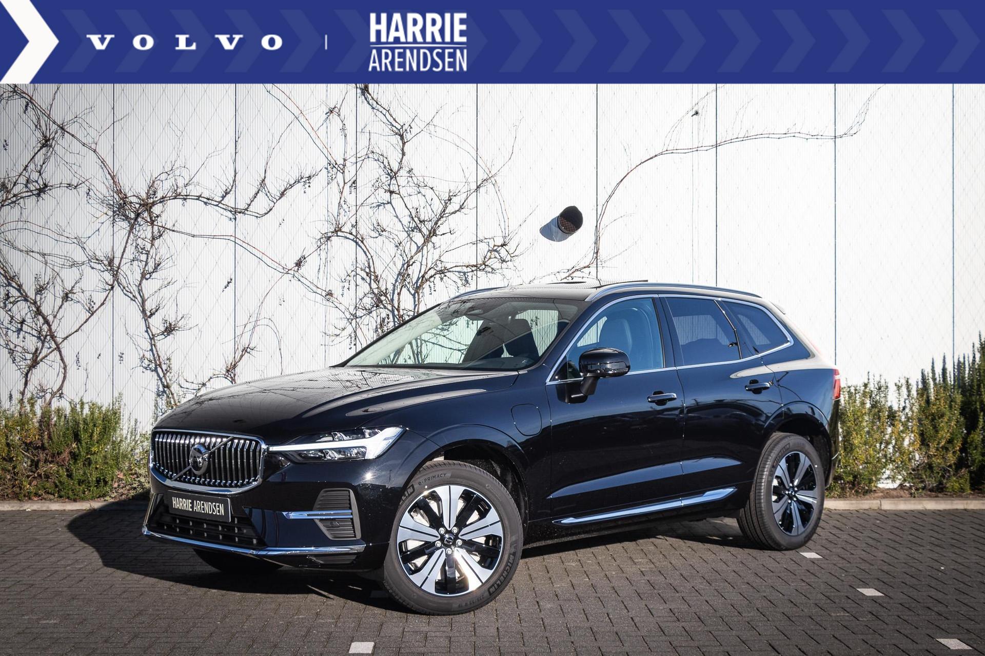 Volvo XC60 T6 Plug-in Hybrid AWD Plus Bright  | Schuif-/kanteldak | Harman Kardon audio | Lederen bekleding | Adaptieve Cruise Control | Elektrische stoelverstelling | Keyless