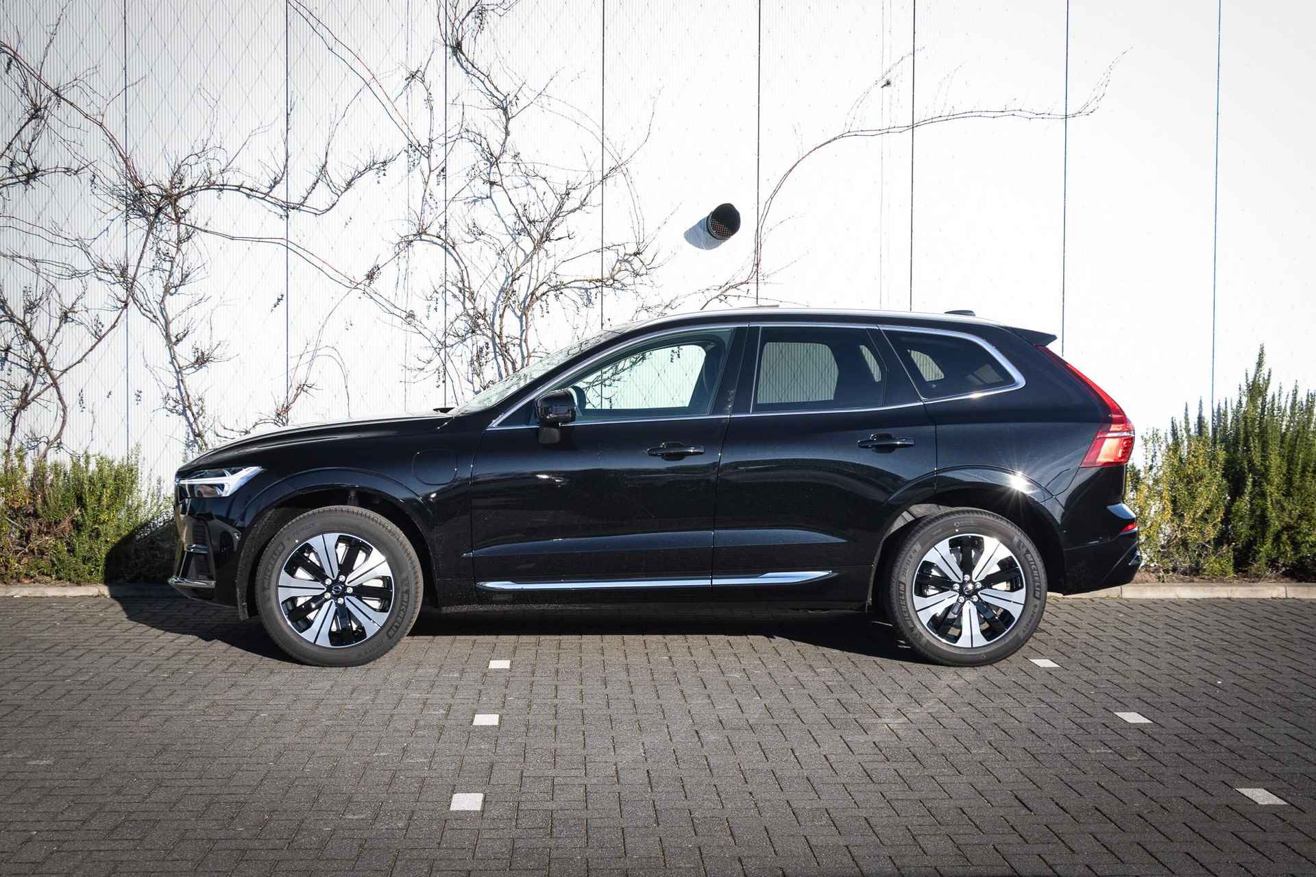 Volvo XC60 T6 Plug-in Hybrid AWD Plus Bright  | Schuif-/kanteldak | Harman Kardon audio | Lederen bekleding | Adaptieve Cruise Control | Elektrische stoelverstelling | Keyless - 5/26