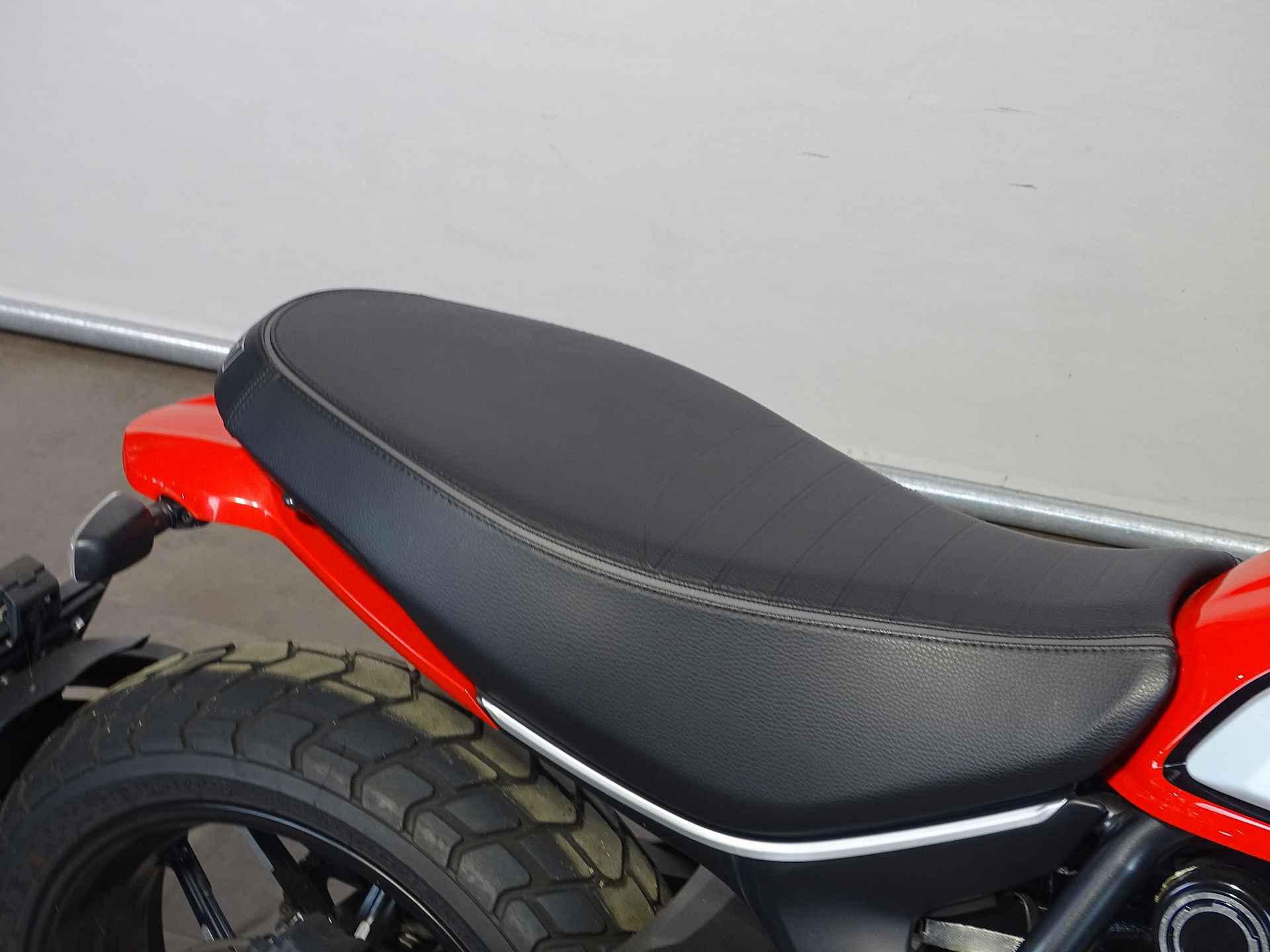 Ducati SCRAMBLER ICON - 6/12