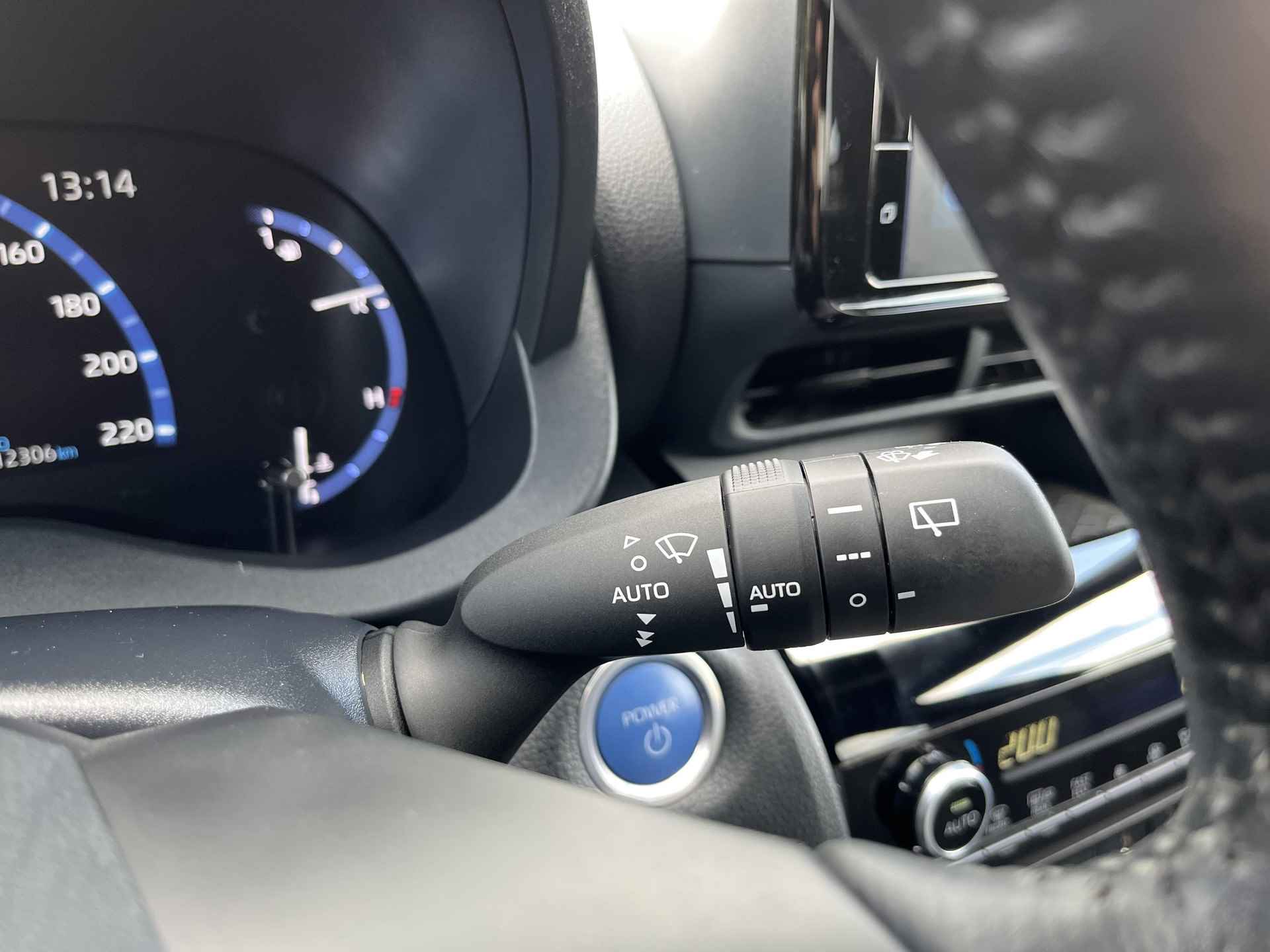 Toyota Yaris Cross 1.5 Hybrid Adventure AWD | Navigatie | Apple CarPlay/Android auto | Achteruitrijcamera | Elektrische achterklep - 24/32