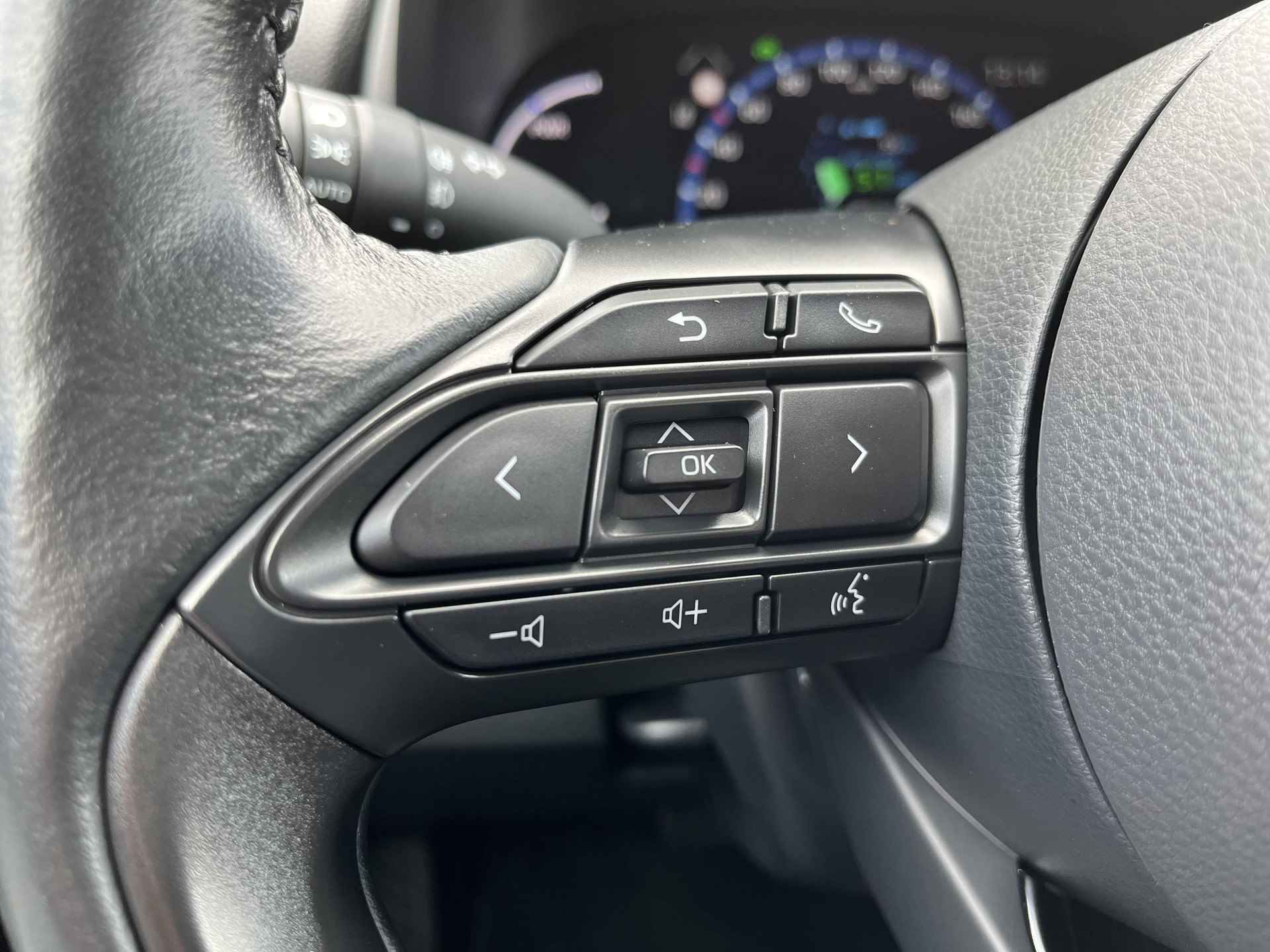 Toyota Yaris Cross 1.5 Hybrid Adventure AWD | Navigatie | Apple CarPlay/Android auto | Achteruitrijcamera | Elektrische achterklep - 25/32