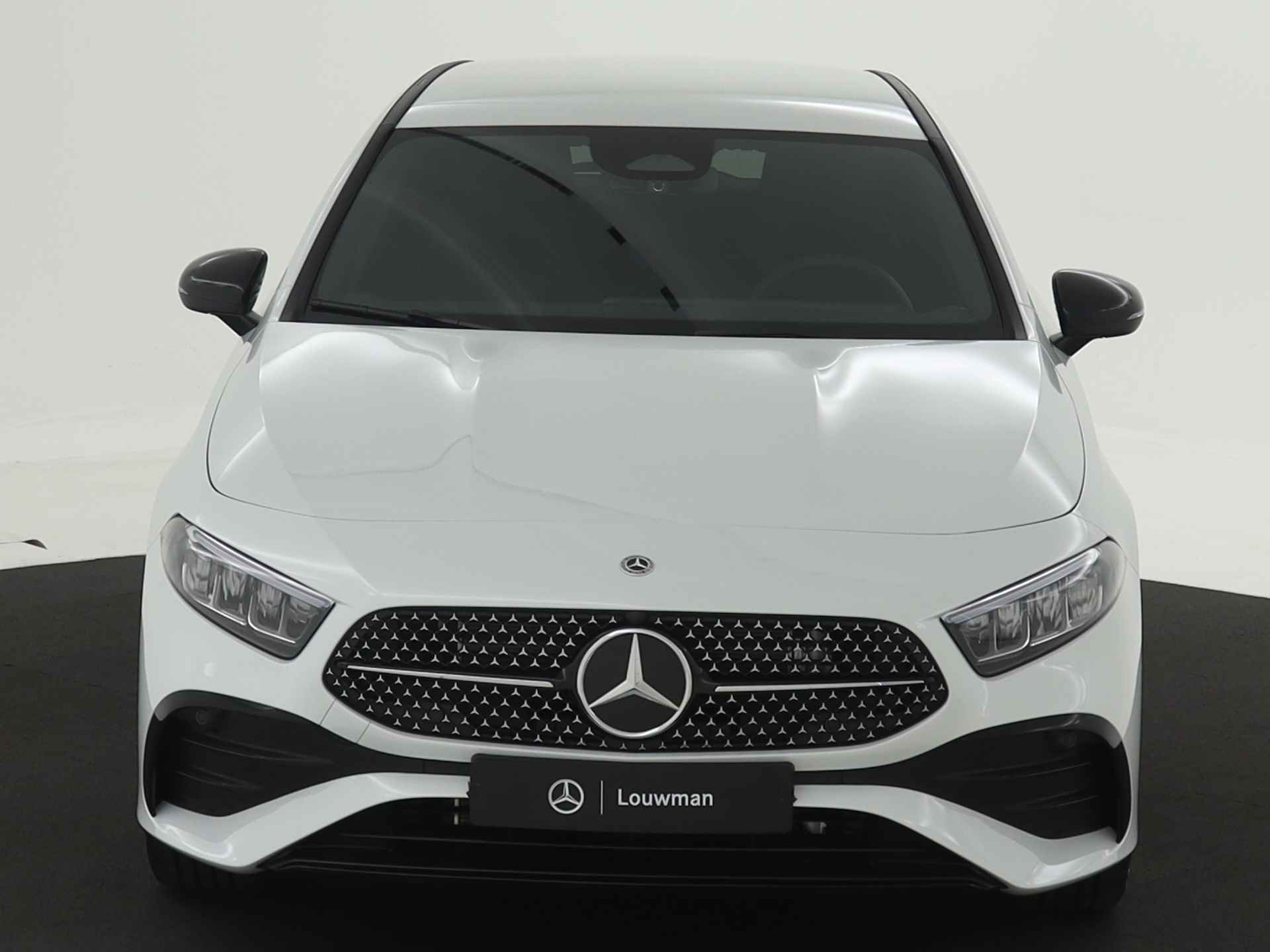 Mercedes-Benz A-Klasse 250 e AMG Line | Premium Pack | Nightpakket | Draadloos opladen voor smartphone | Sfeerverlichting | Dodehoekassistent |  Parkeerpakket met achteruitrijcamera | Extra USB-poorten | - 21/38