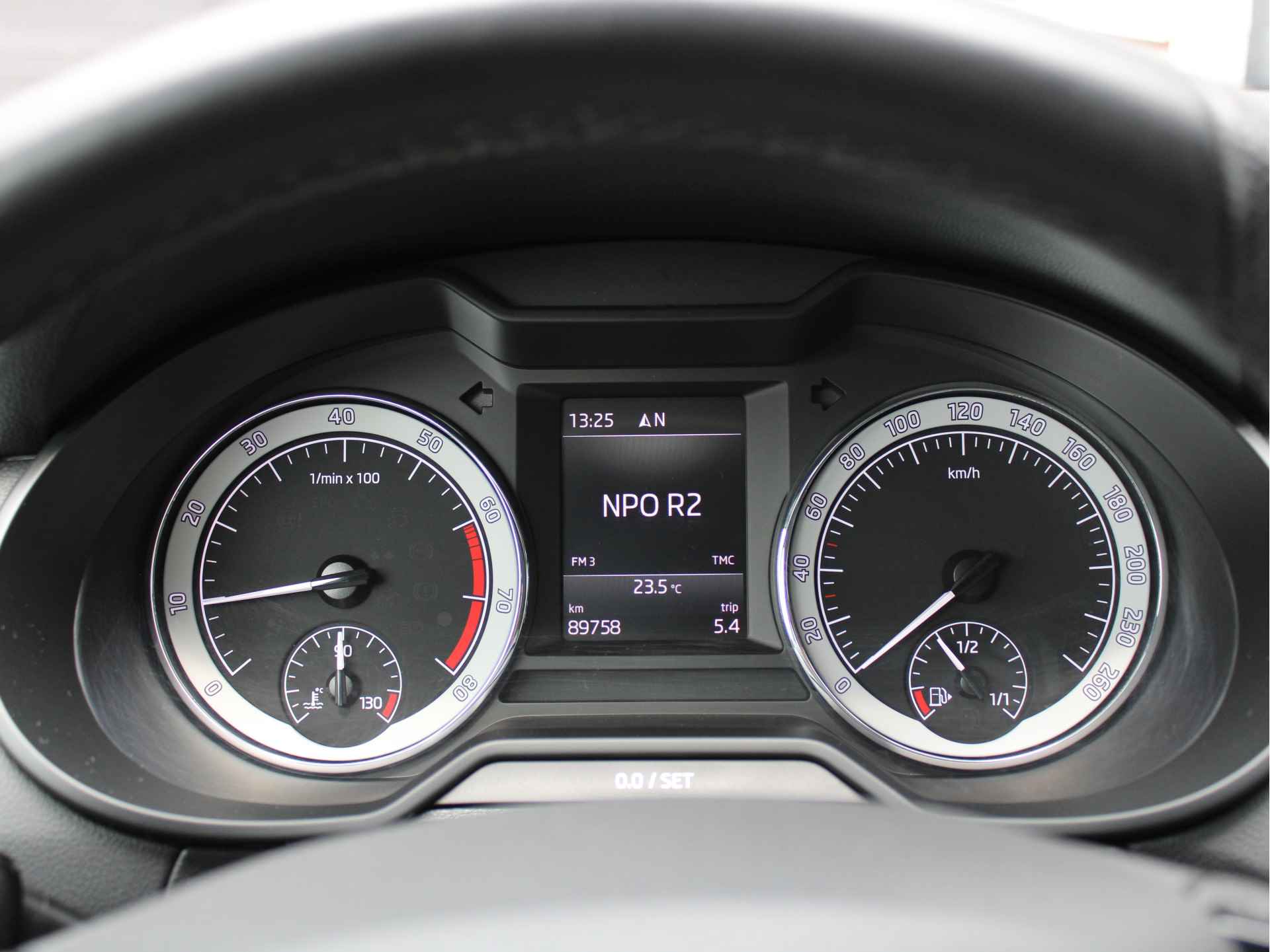 Škoda Octavia Combi 1.0 TSI Greentech Ambition Business /NAVI/PDC/Climate/Cruise control/Apple carplay/LED/Sportstoelen/Sportstuur/18'LM/NAP! 1e eig! - 9/46