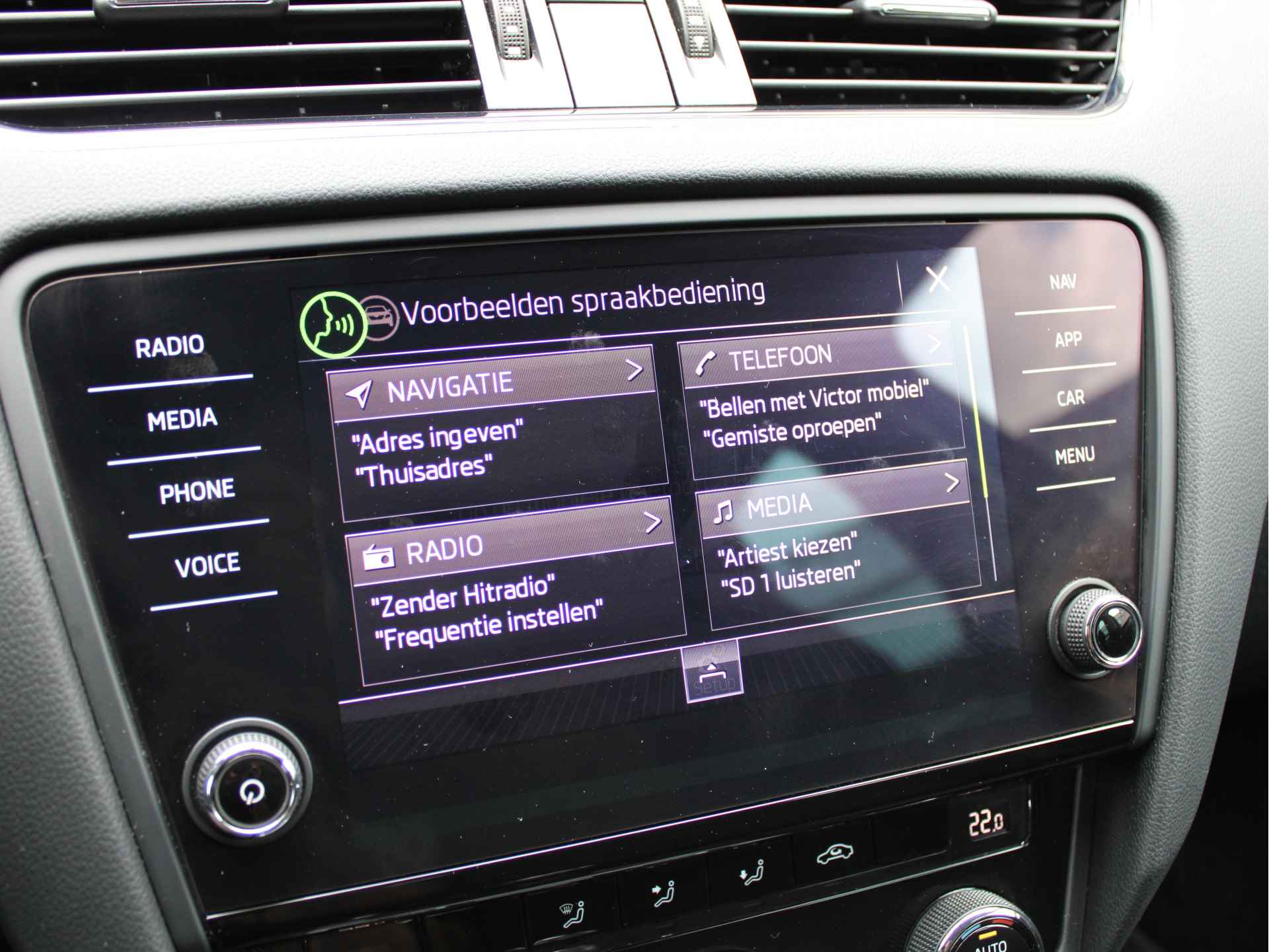 Škoda Octavia Combi 1.0 TSI Greentech Ambition Business /NAVI/PDC/Climate/Cruise control/Apple carplay/LED/Sportstoelen/Sportstuur/18'LM/NAP! 1e eig! - 14/46