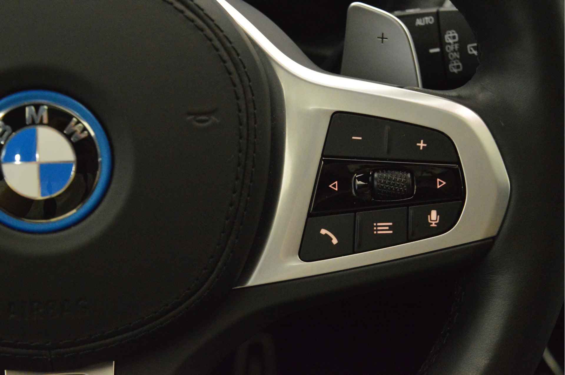 BMW X3 xDrive30e High Executive M Sport Automaat / Panoramadak / Trekhaak / Sportstoelen / Laserlight / Parking Assistant / Head-Up / Stoelverwarming / Live Cockpit Professional - 13/23