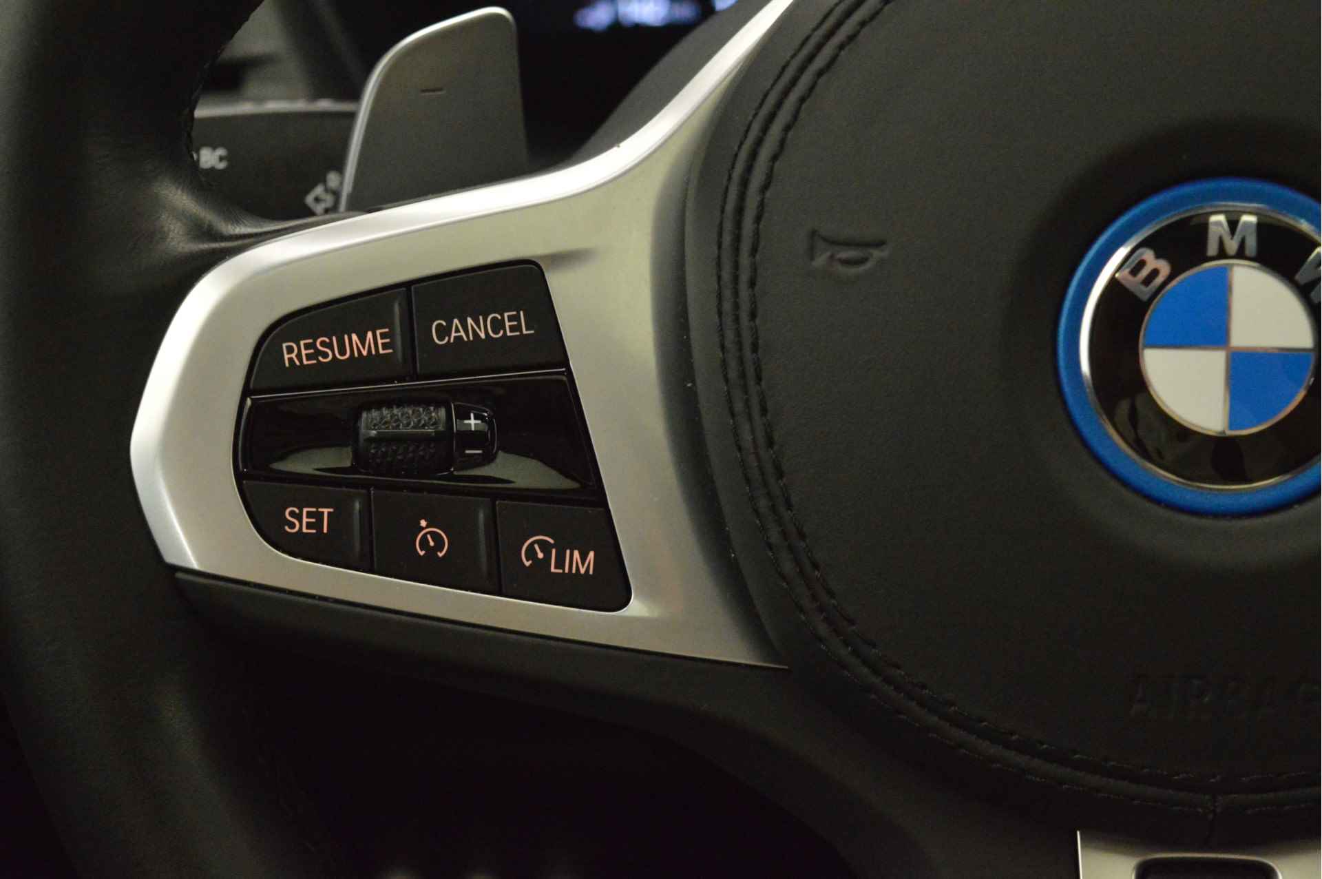 BMW X3 xDrive30e High Executive M Sport Automaat / Panoramadak / Trekhaak / Sportstoelen / Laserlight / Parking Assistant / Head-Up / Stoelverwarming / Live Cockpit Professional - 14/23