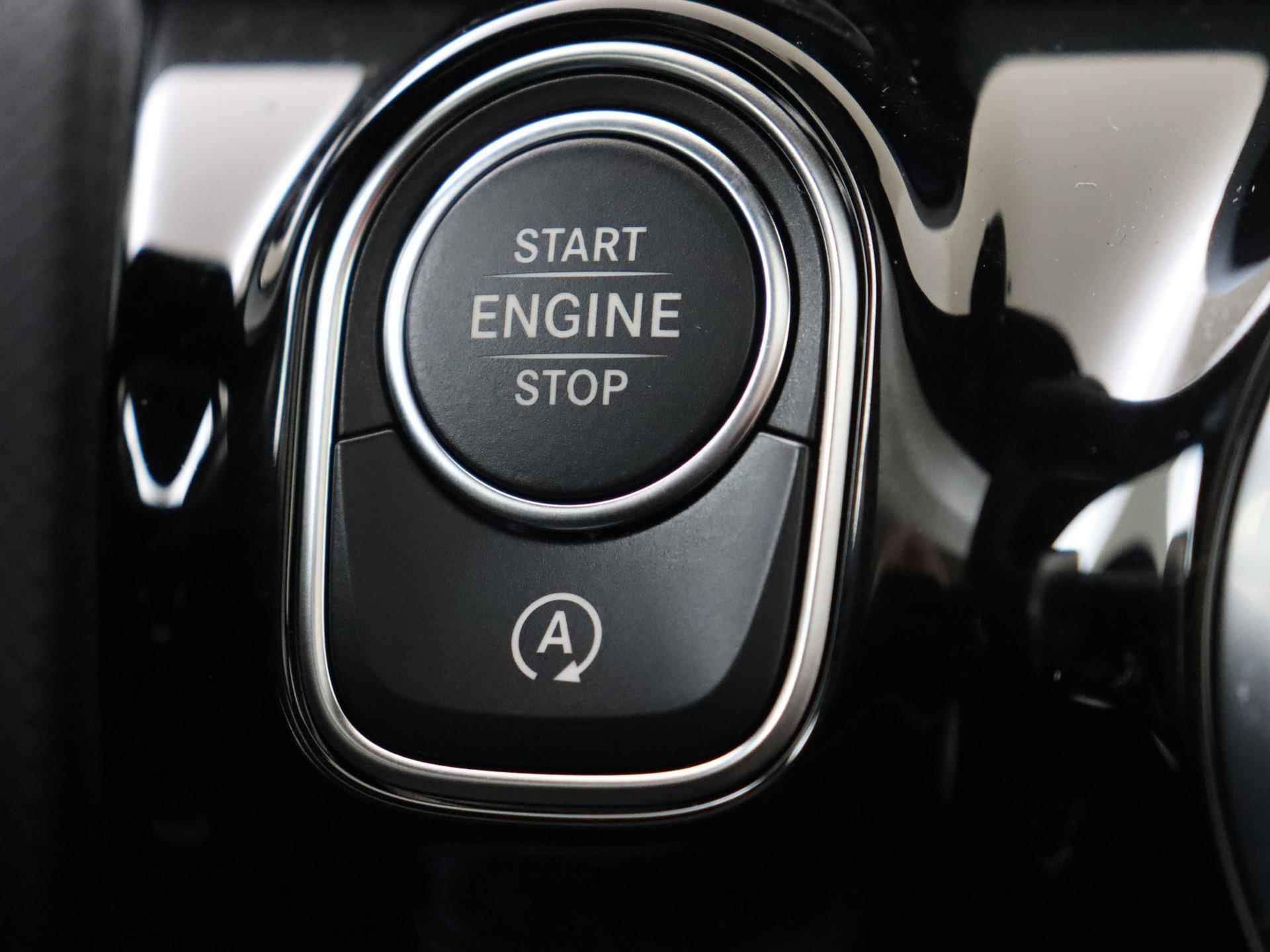 Mercedes-Benz A-klasse 180 AMG Line, stoelverwarming, achteruitrij camera, memory stoelen, panodak, night pakket. - 23/34