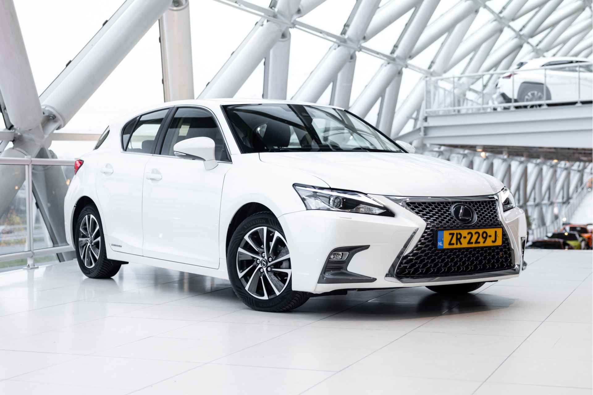 Lexus CT 200h Edition 30 | Adaptieve Cruise Control | Navigatie | - 3/53